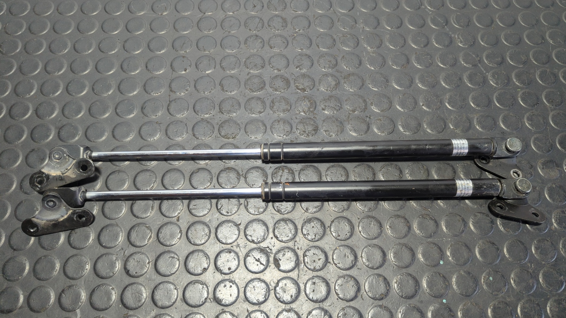 AMORTIGUADORES MALETERO / PORTON TOYOTA LAND CRUISER HDJ80