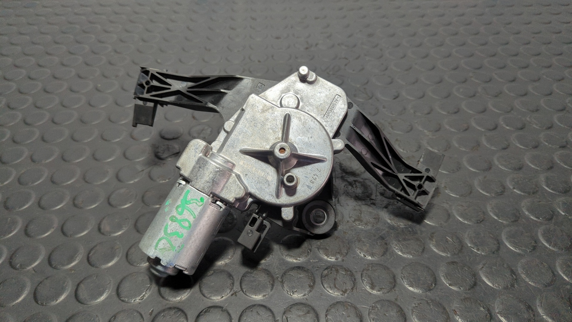 MOTOR LIMPIA TRASERO OPEL CORSA E - vista 3