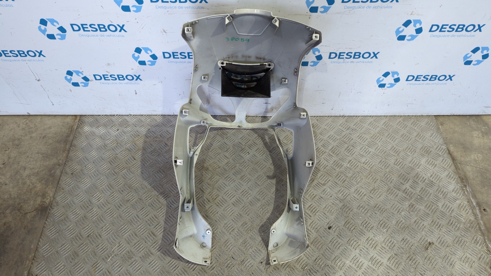 CARENADO PIAGGIO (VESPA) NRG POWER - vista 3