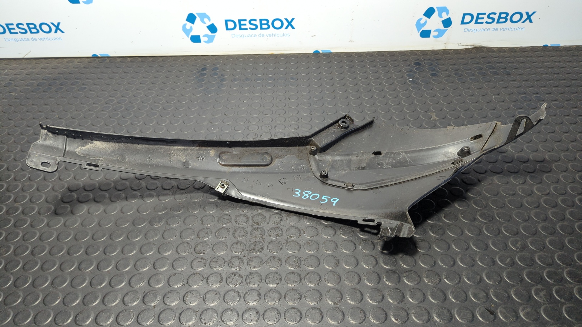 MOLDURA PIAGGIO (VESPA) NRG POWER - vista 2