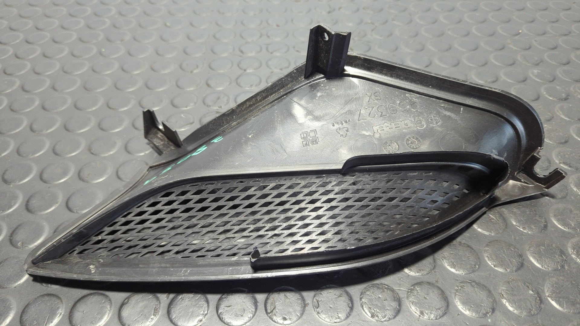 REJILLA DELANTERA PIAGGIO (VESPA) NRG POWER - vista 2