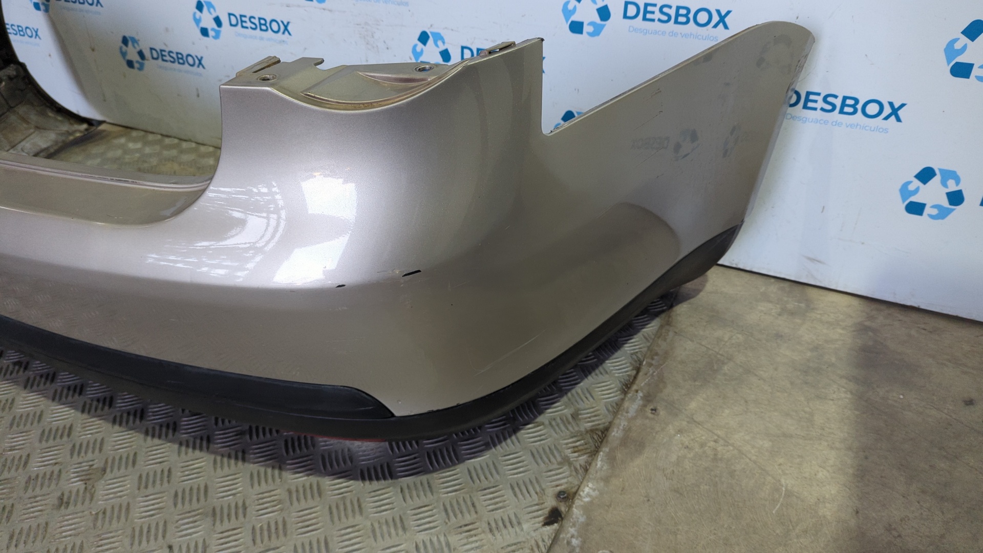 PARAGOLPES TRASERO VOLKSWAGEN JETTA (1K2) - vista 9