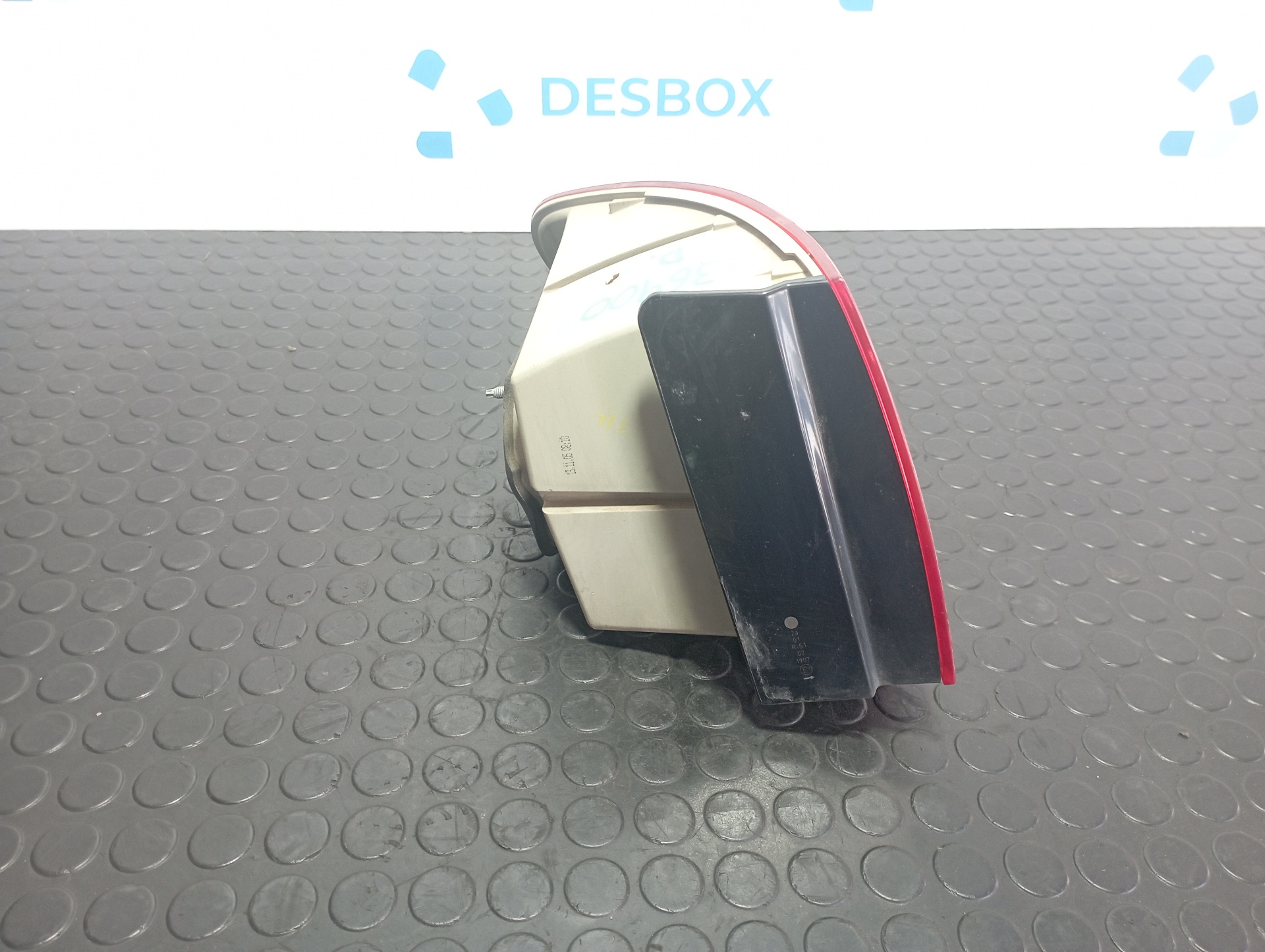 PILOTO TRASERO DERECHO VOLKSWAGEN JETTA (1K2) - recambio desguace - vista 3