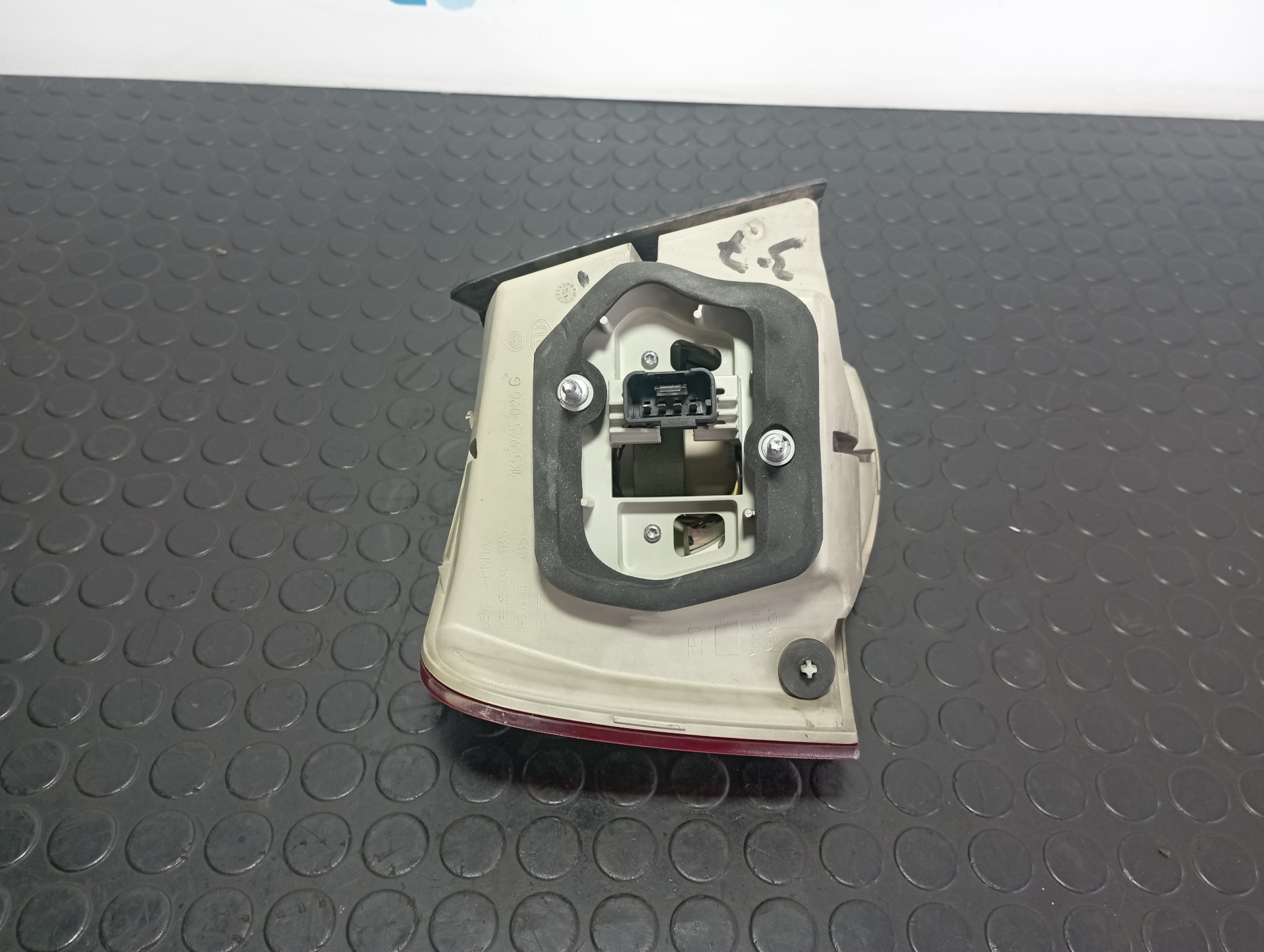 PILOTO TRASERO DERECHO VOLKSWAGEN JETTA (1K2) - recambio desguace - vista 4