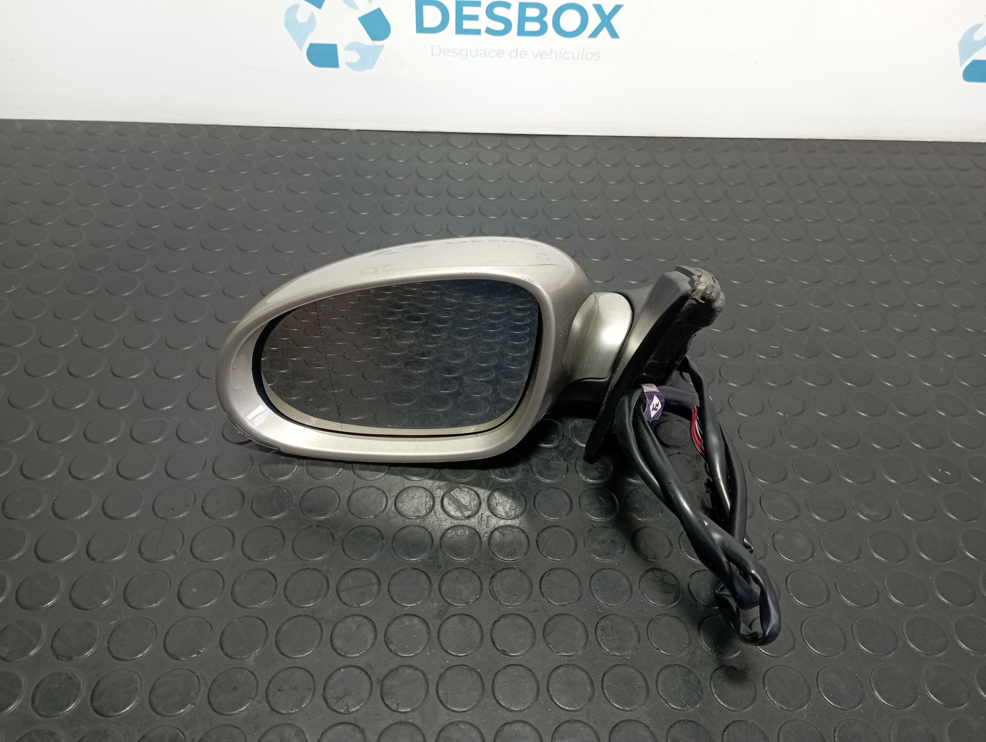 RETROVISOR IZQUIERDO VOLKSWAGEN JETTA (1K2)