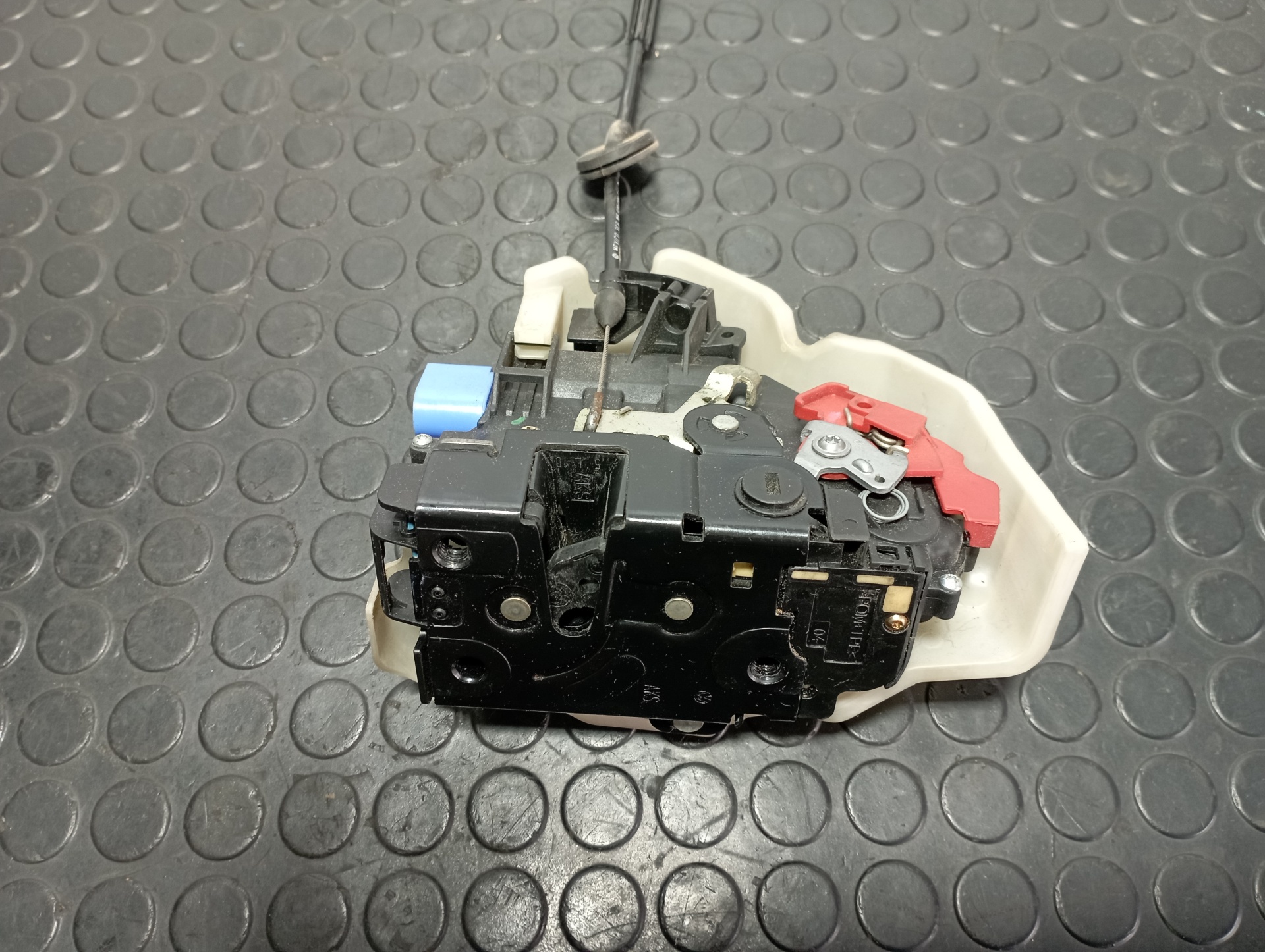 CERRADURA PUERTA TRASERA DERECHA VOLKSWAGEN JETTA (1K2) - vista 3