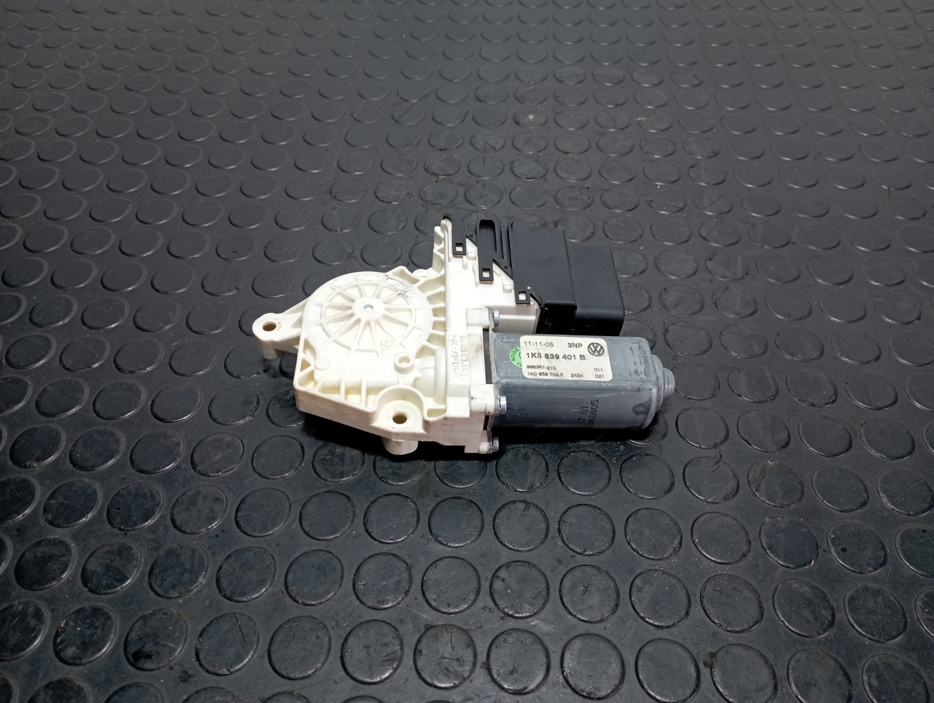 MOTOR ELEVALUNAS TRASERO IZQUIERDO VOLKSWAGEN JETTA (1K2)