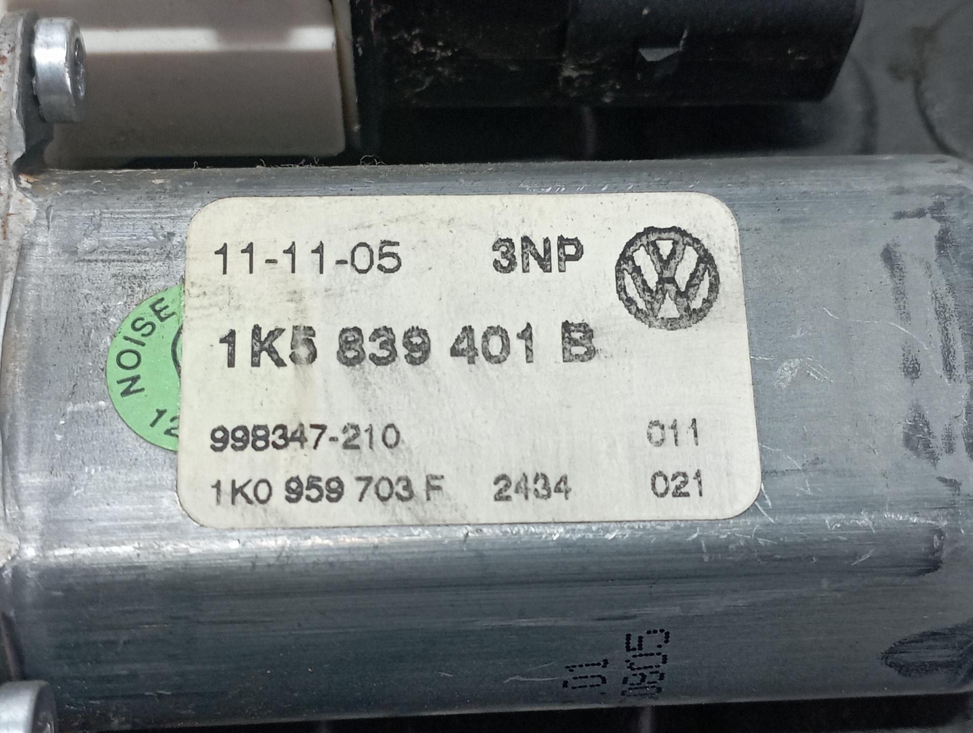 MOTOR ELEVALUNAS TRASERO IZQUIERDO VOLKSWAGEN JETTA (1K2) - vista 3