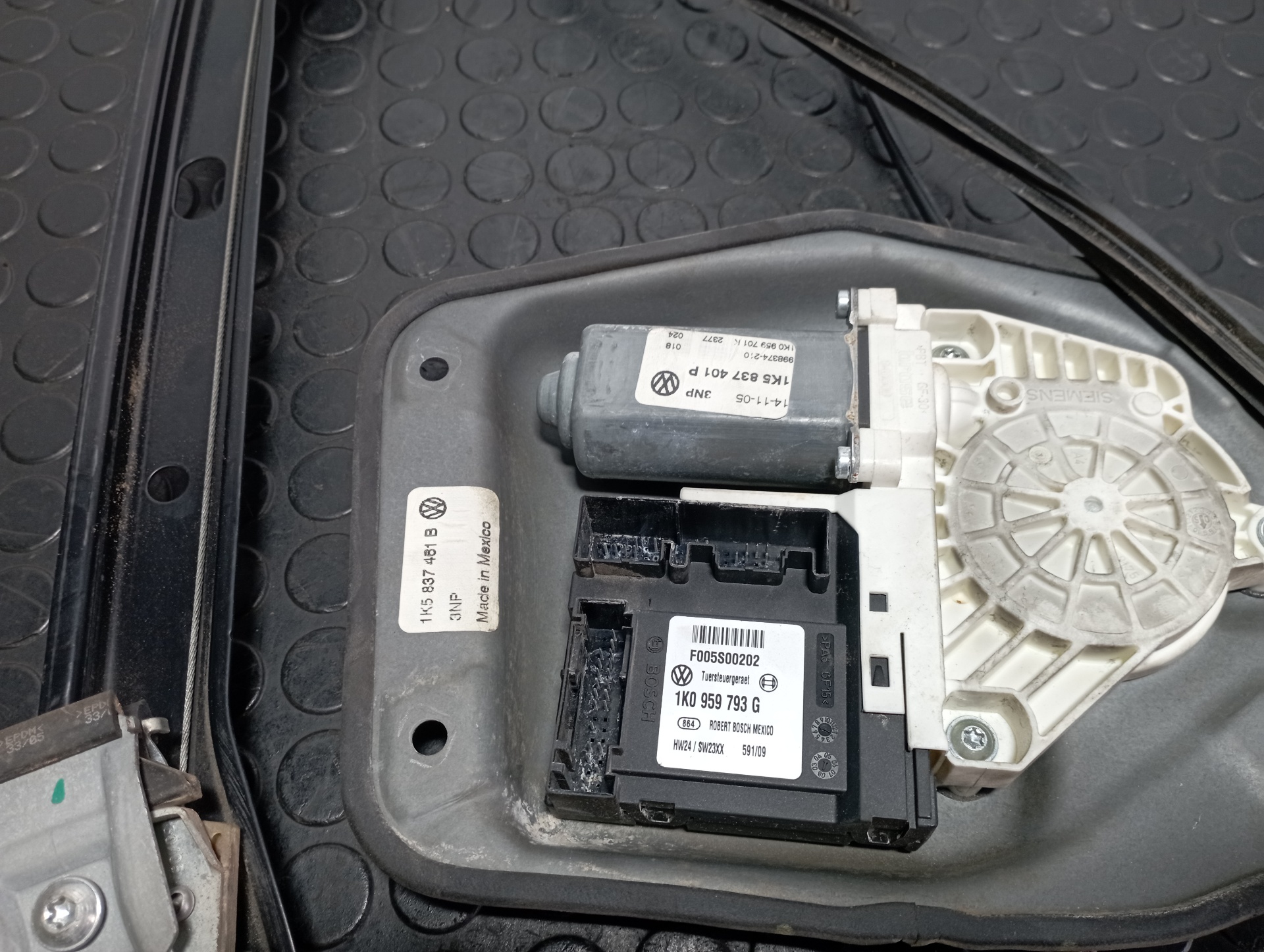 ELEVALUNAS DELANTERO IZQUIERDO VOLKSWAGEN JETTA (1K2) - vista 2