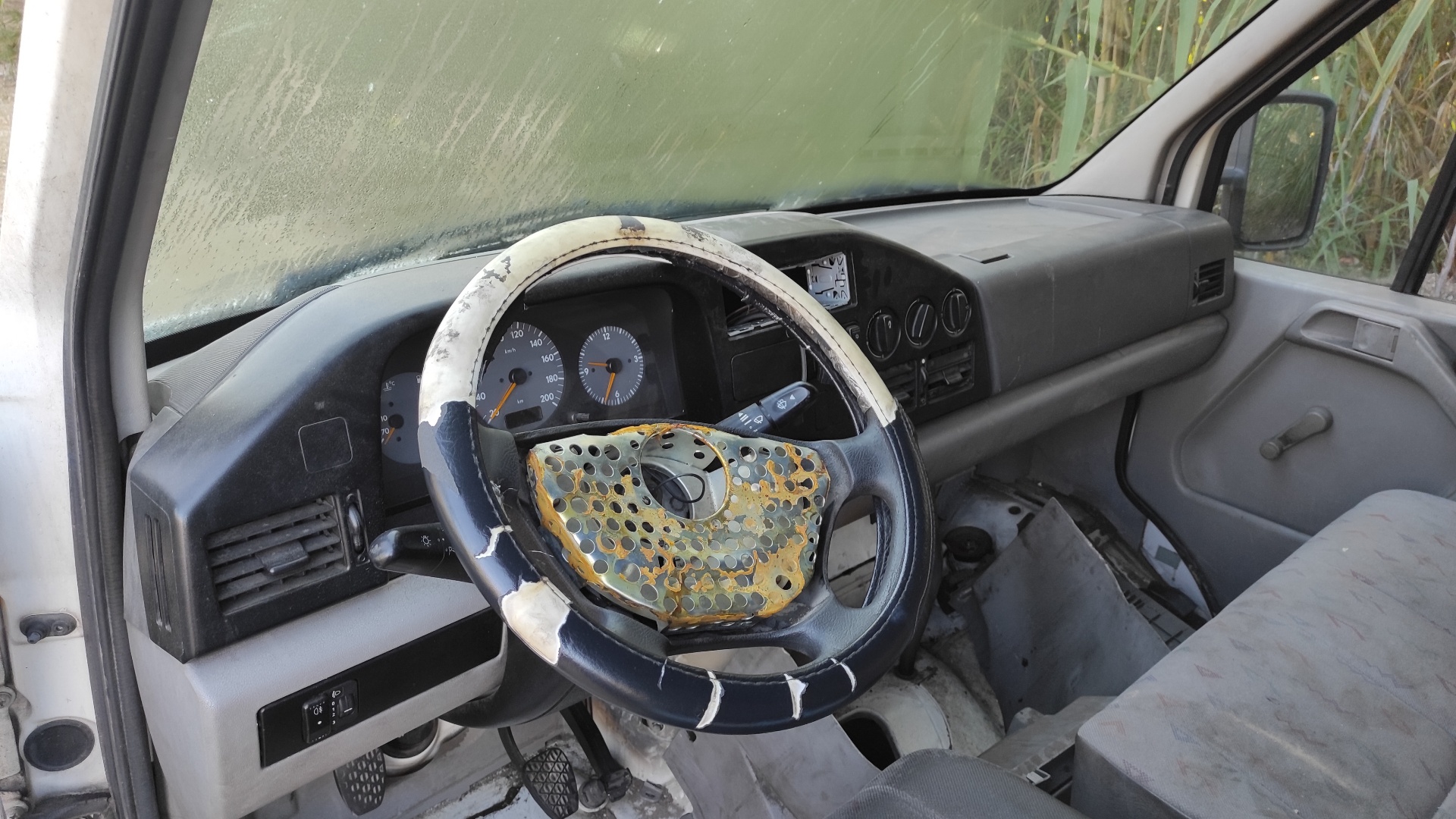 PORTON TRASERO IZQUIERDO VOLKSWAGEN LT CAJA CERRADA / COMBI (MOD. 1997) - vista 5