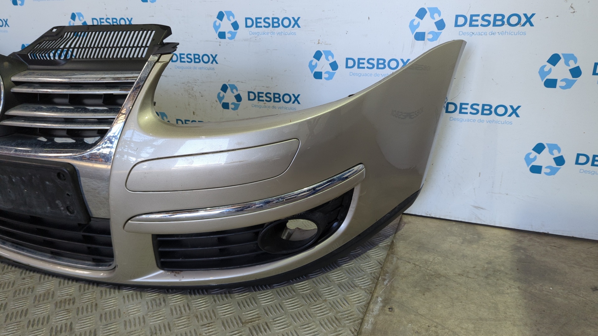 PARAGOLPES DELANTERO VOLKSWAGEN JETTA (1K2) - vista 2