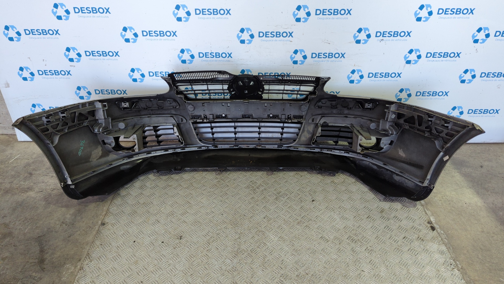 PARAGOLPES DELANTERO VOLKSWAGEN JETTA (1K2) - vista 3