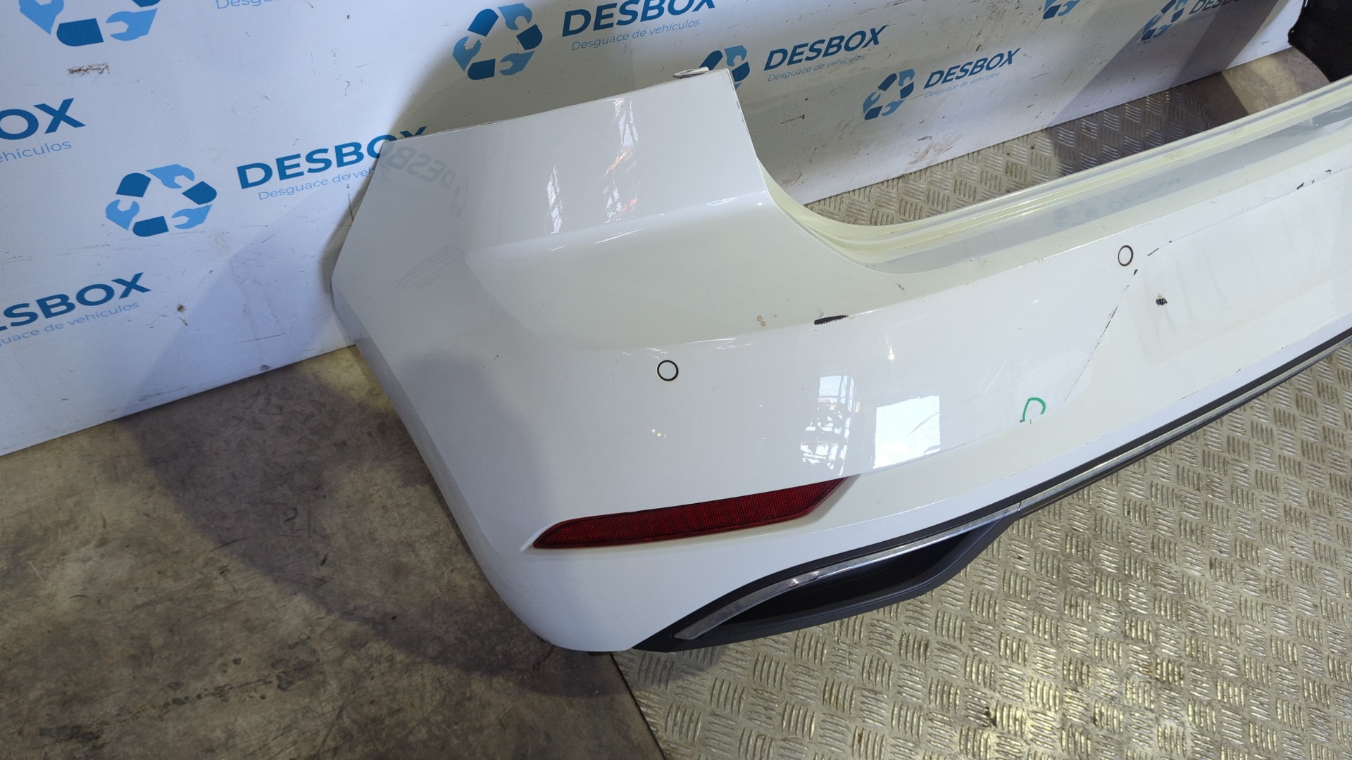 PARAGOLPES TRASERO VOLKSWAGEN GOLF VII LIM. - vista 5