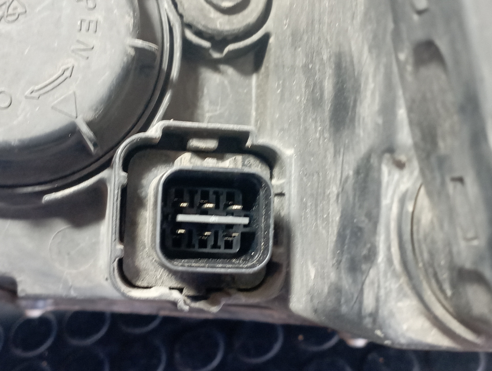 FARO DERECHO SSANGYONG KYRON - vista 4