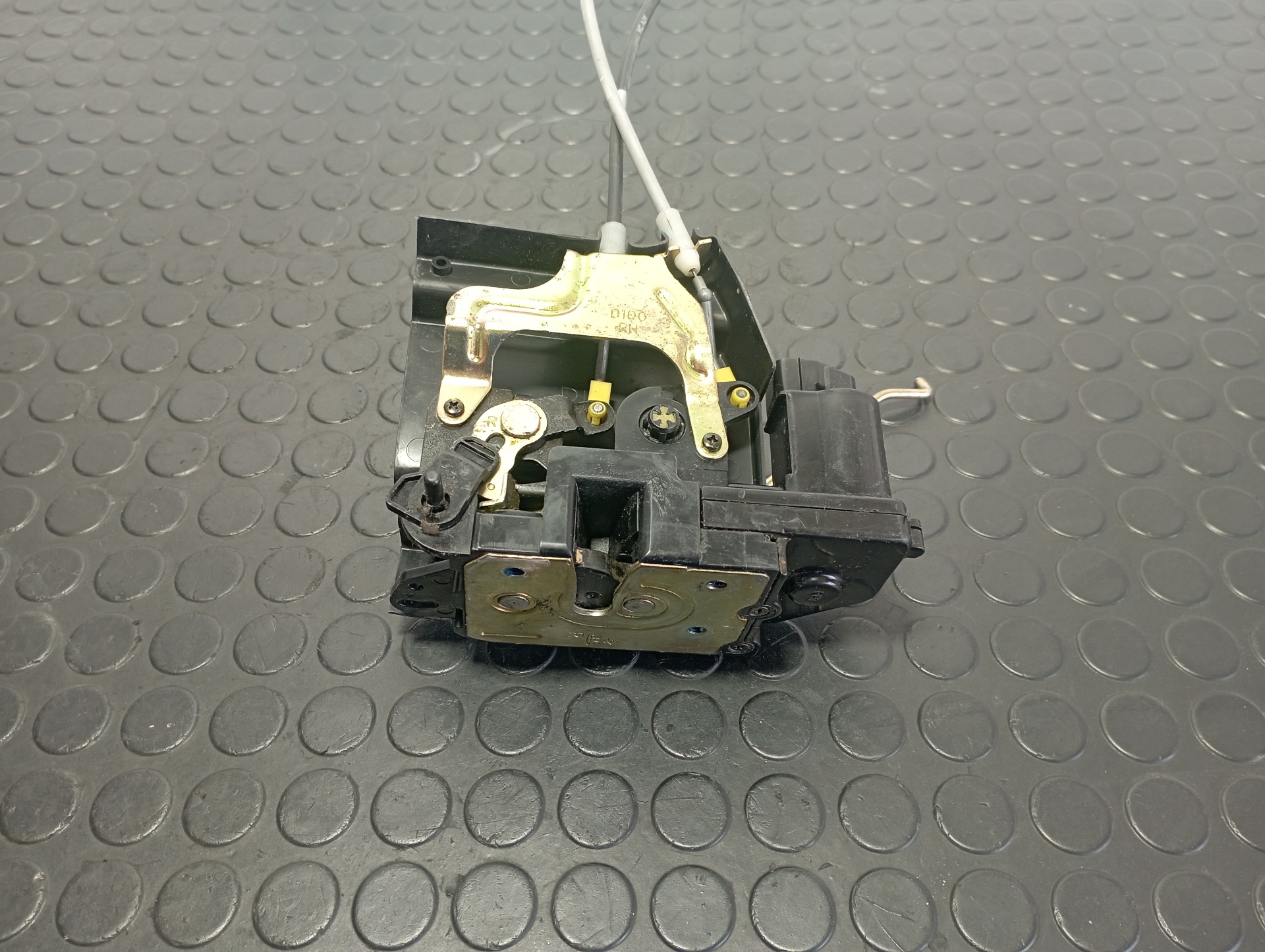 CERRADURA PUERTA TRASERA DERECHA SSANGYONG KYRON - vista 3