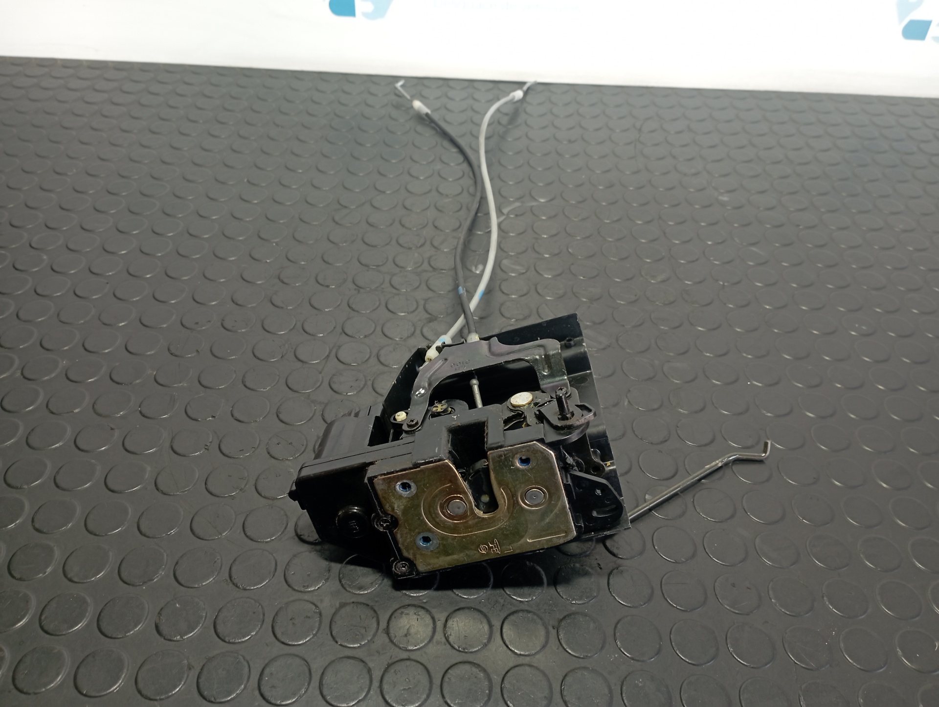 CERRADURA PUERTA TRASERA IZQUIERDA SSANGYONG KYRON