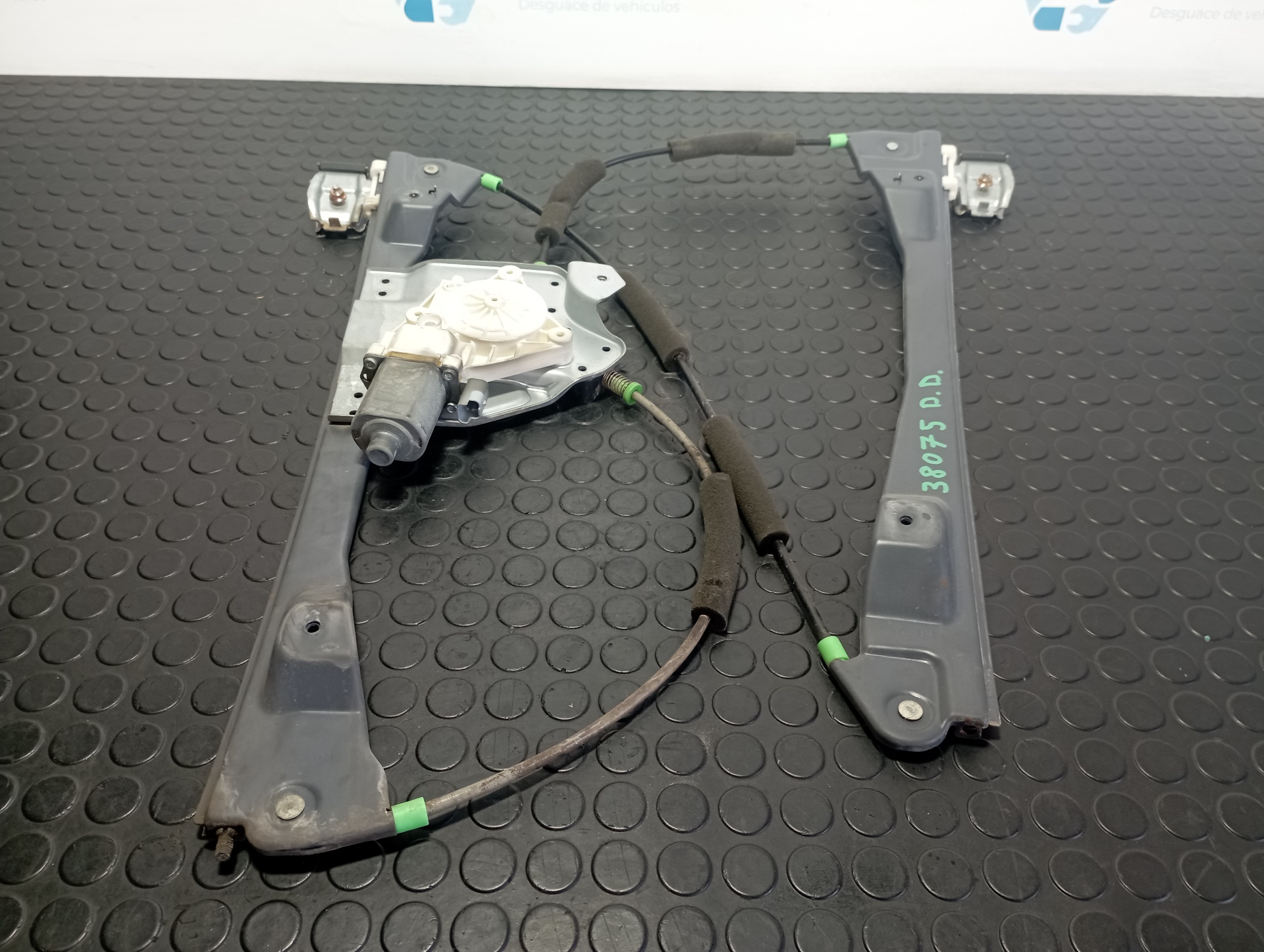 ELEVALUNAS DELANTERO DERECHO SSANGYONG KYRON