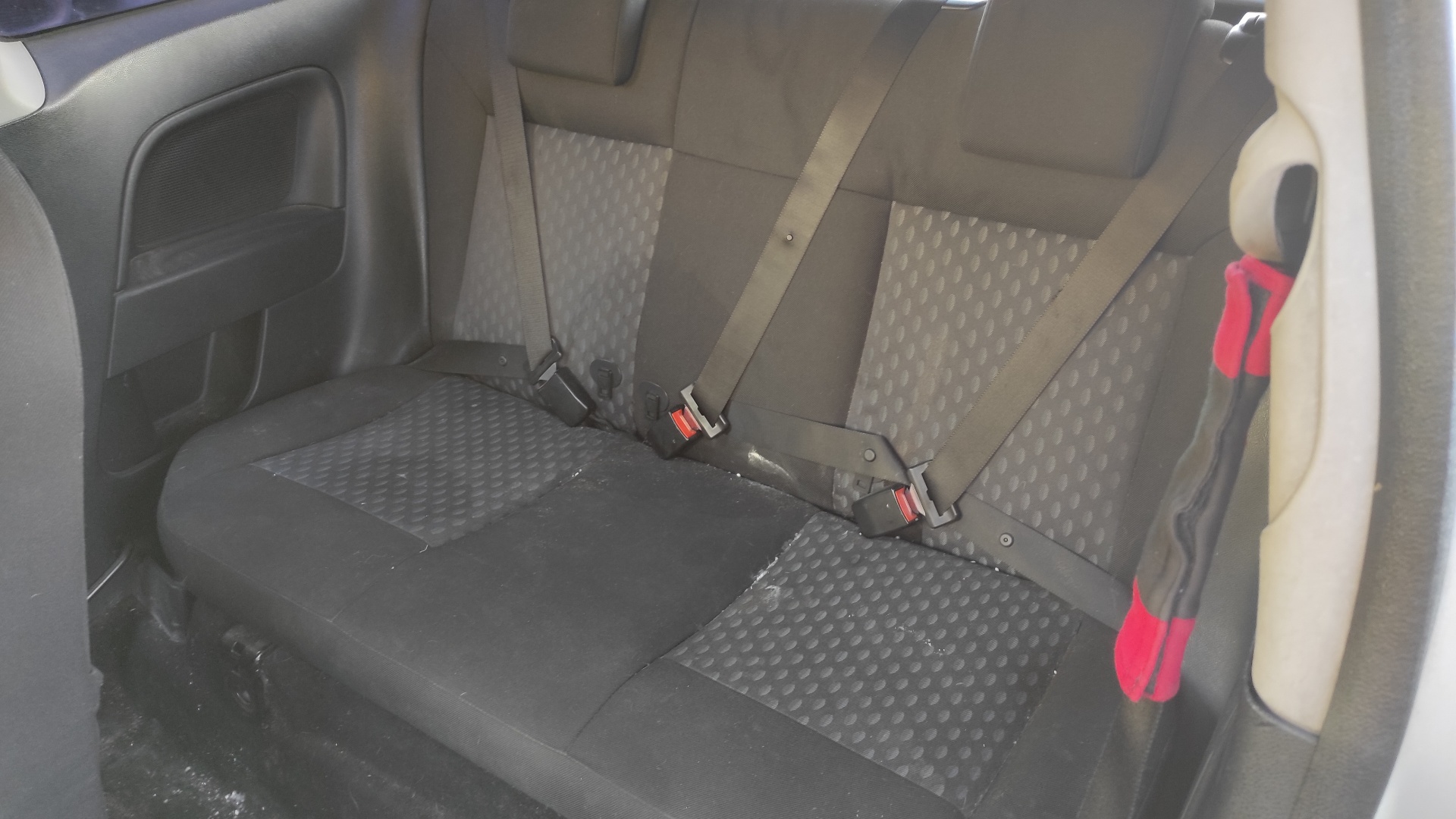 AMORTIGUADORES MALETERO / PORTON FORD FIESTA - vista 2