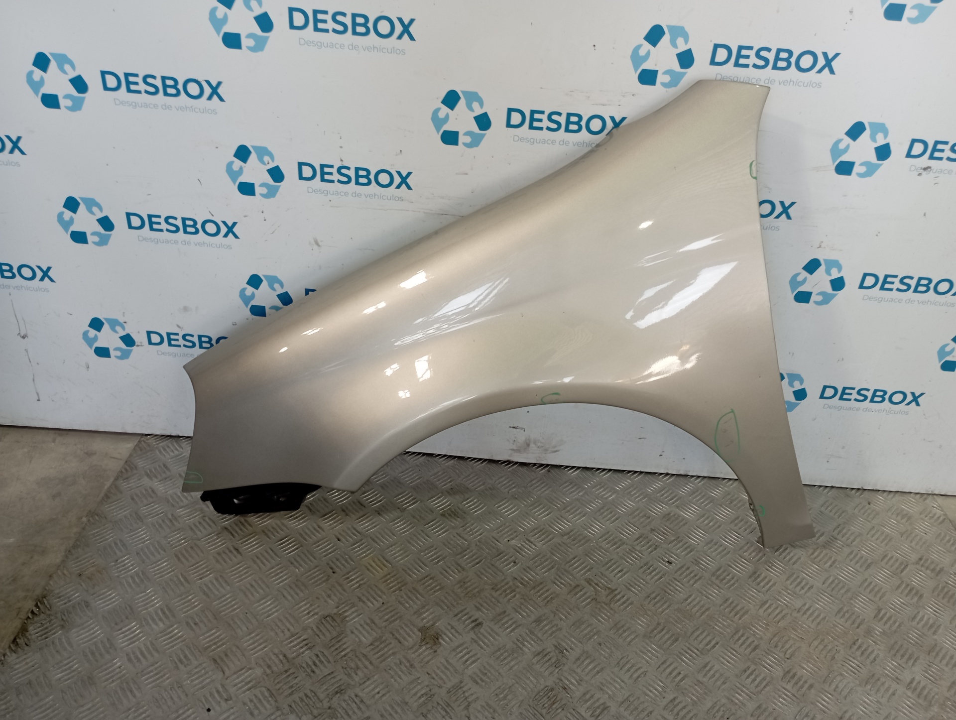 ALETA DELANTERA IZQUIERDA VOLKSWAGEN JETTA (1K2)