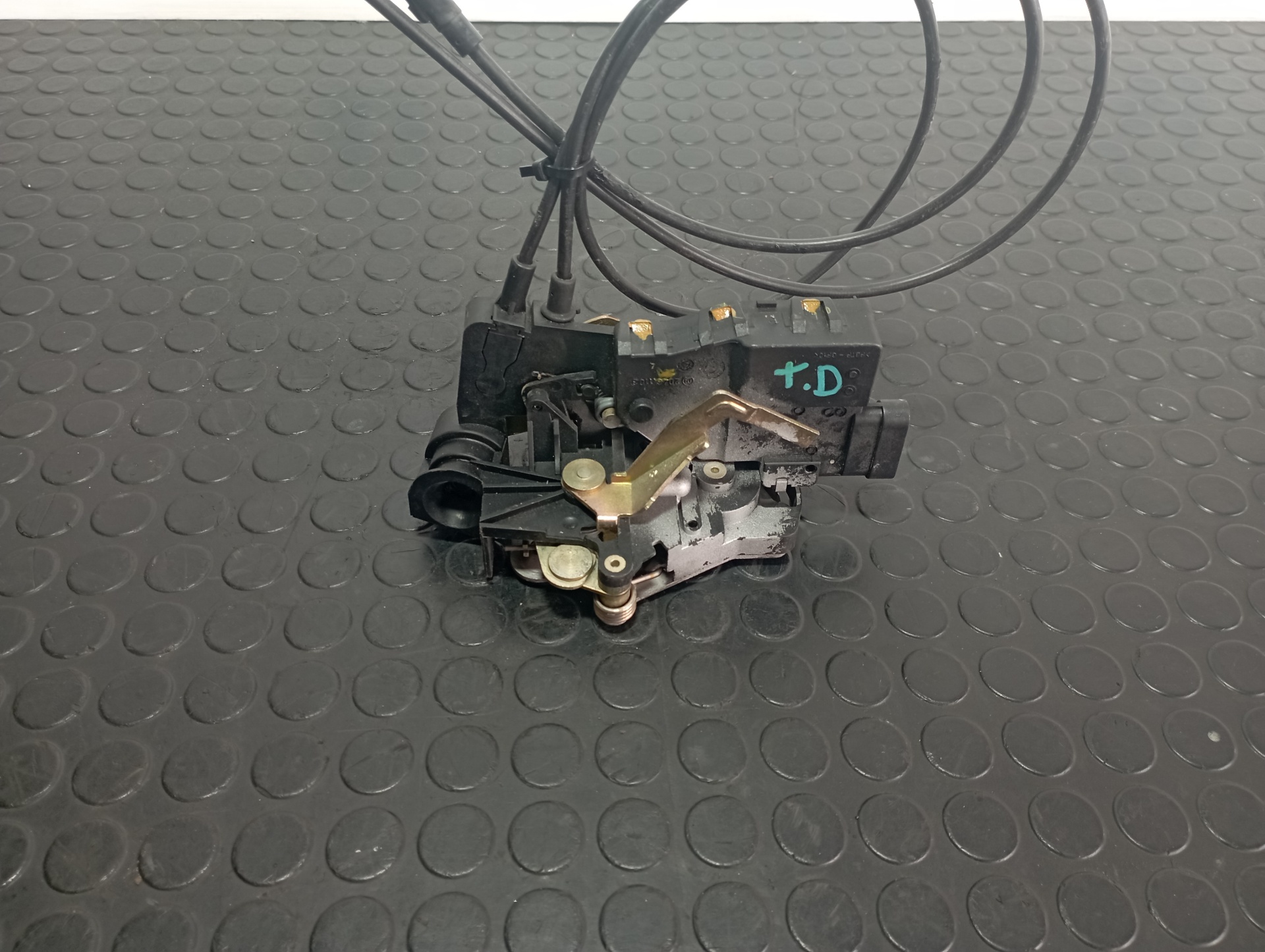 CERRADURA PUERTA TRASERA DERECHA MERCEDES-BENZ CLASE M (W163) - vista 3