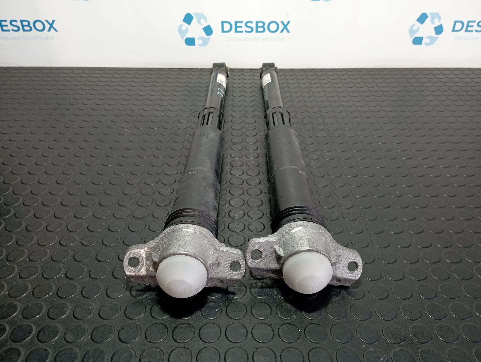 JUEGO AMORTIGUADORES TRASERO VOLKSWAGEN GOLF VII LIM. (5G1) - vista 4