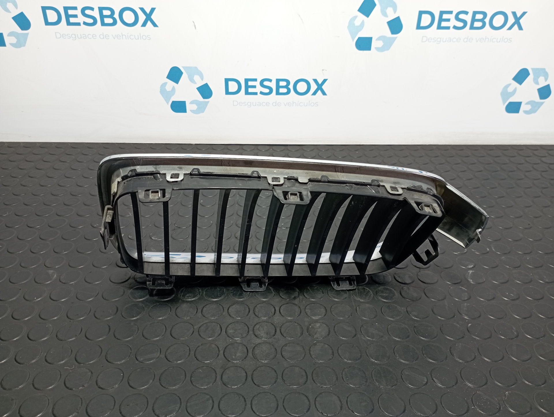 REJILLA DELANTERA BMW SERIE 3 LIM. (F30) - vista 2