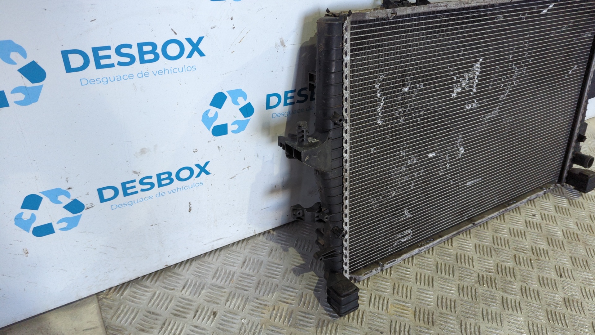 RADIADOR AGUA VOLKSWAGEN T5 TRANSPORTER/FURGONETA 1.9 TDI CAT (AXB) - vista 3