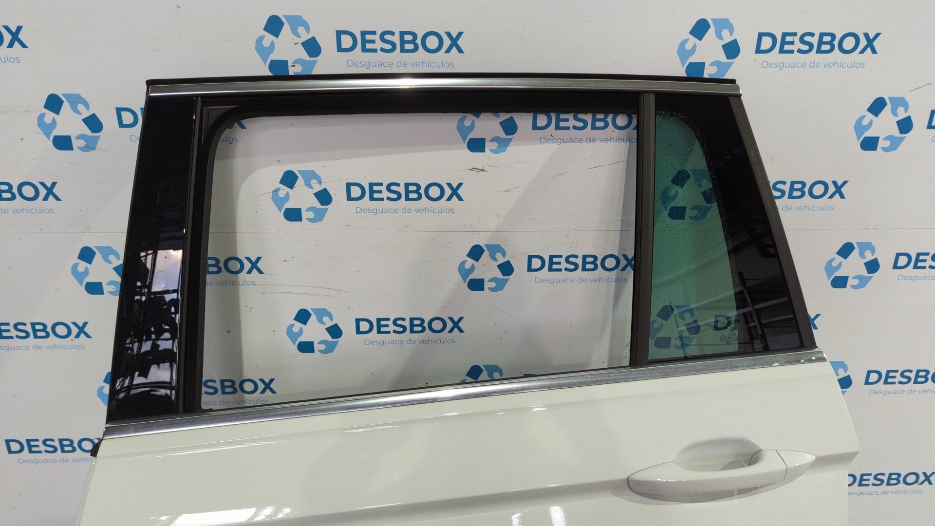 PUERTA TRASERA IZQUIERDA VOLKSWAGEN TIGUAN - vista 2