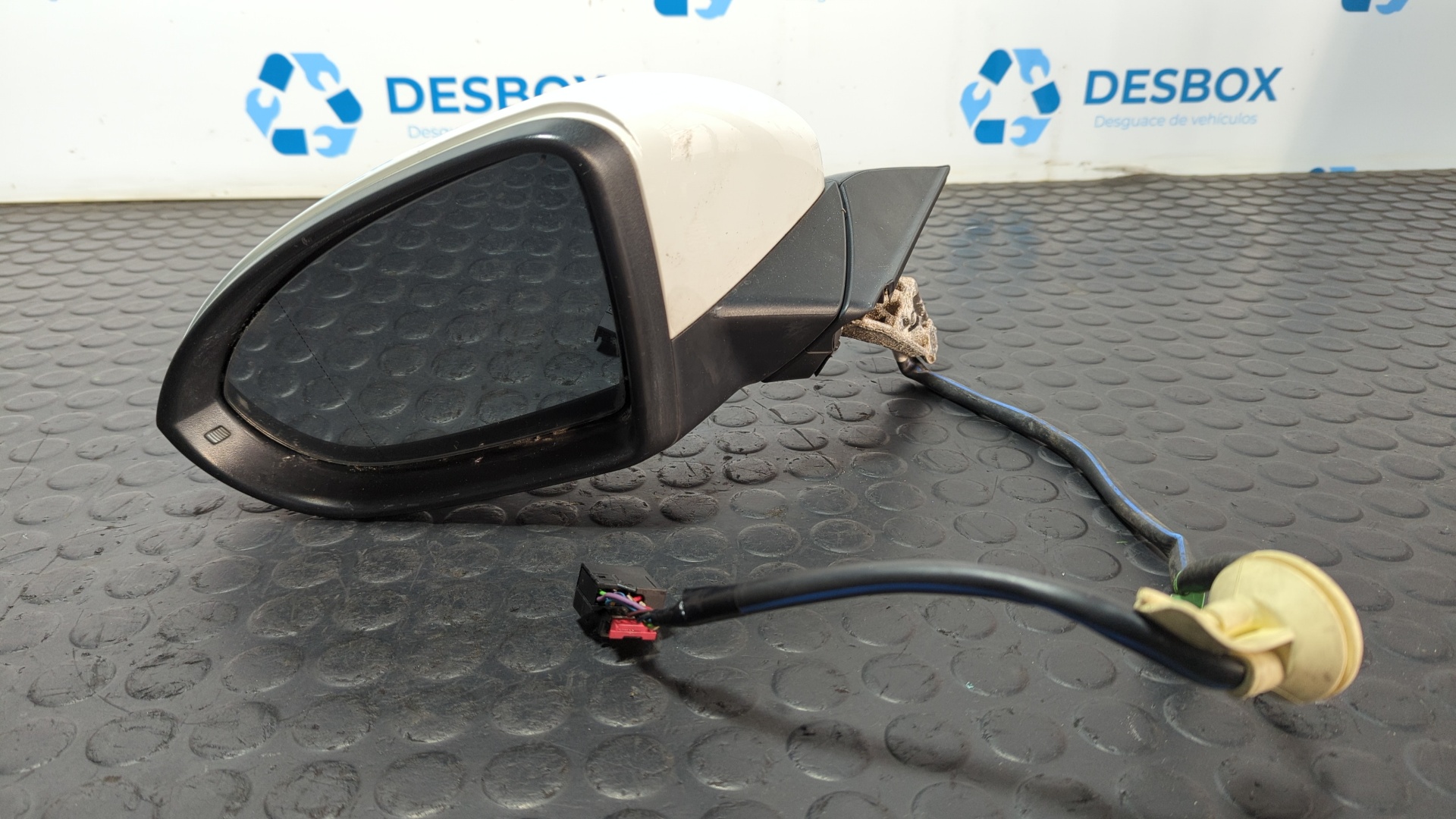 RETROVISOR IZQUIERDO VOLKSWAGEN GOLF VII LIM. (5G1)