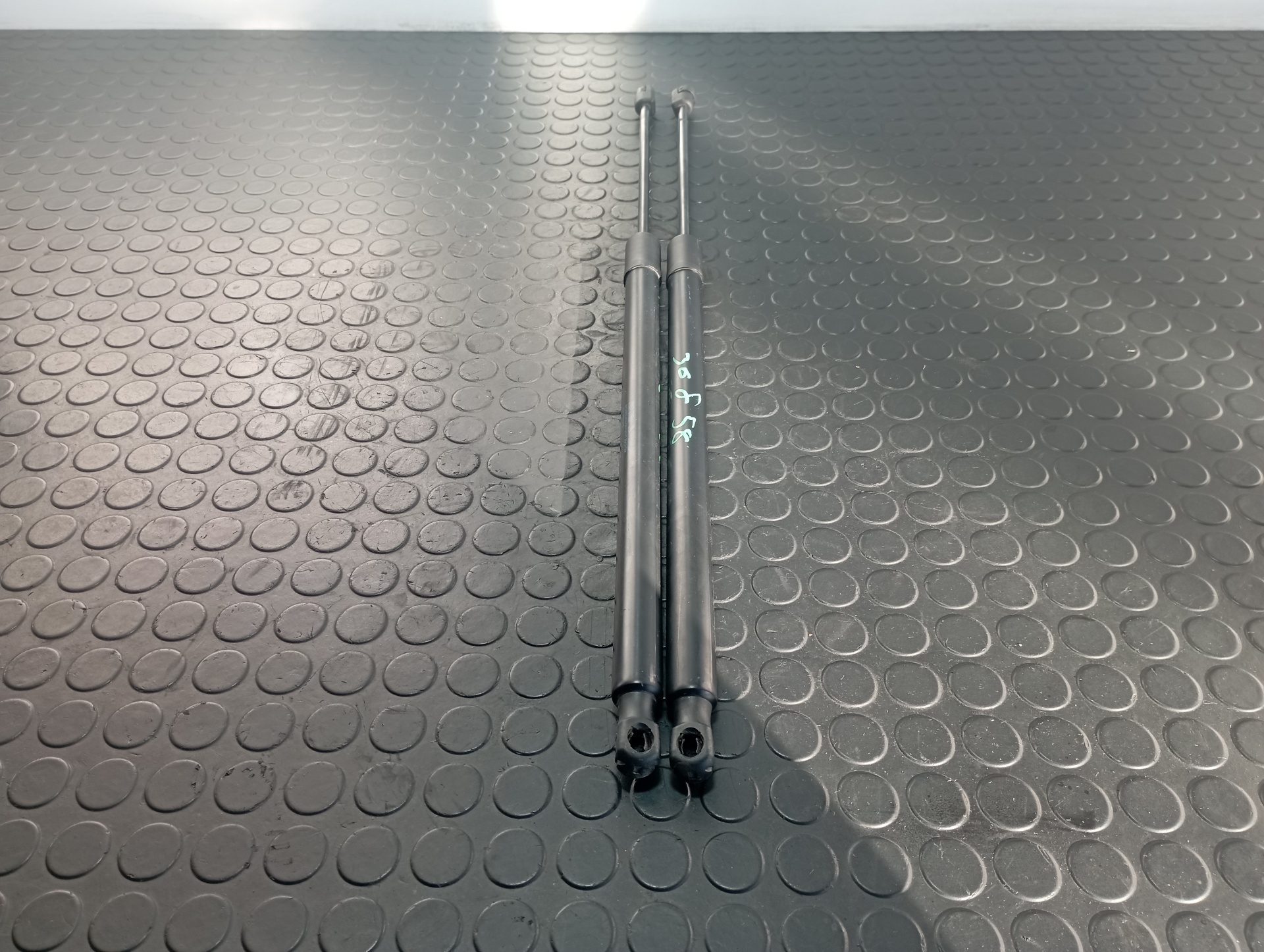 AMORTIGUADORES MALETERO / PORTON VOLKSWAGEN TIGUAN - vista 3