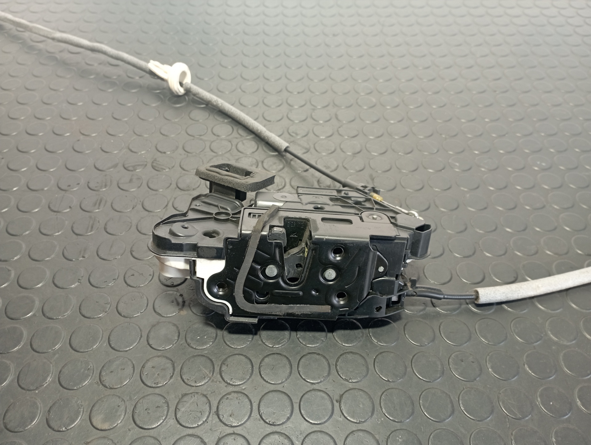 CERRADURA PUERTA DELANTERA IZQUIERDA VOLKSWAGEN GOLF VII LIM. (5G1) - vista 3