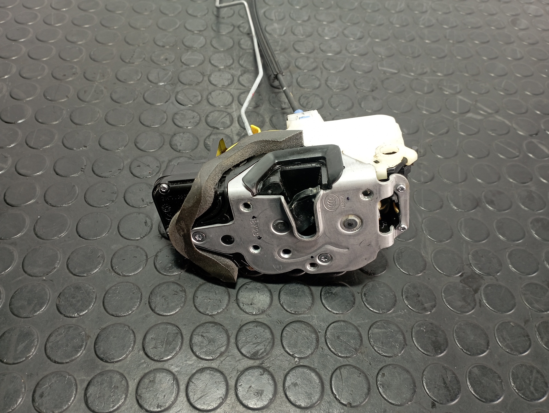 CERRADURA PUERTA DELANTERA IZQUIERDA OPEL MOKKA X - vista 4