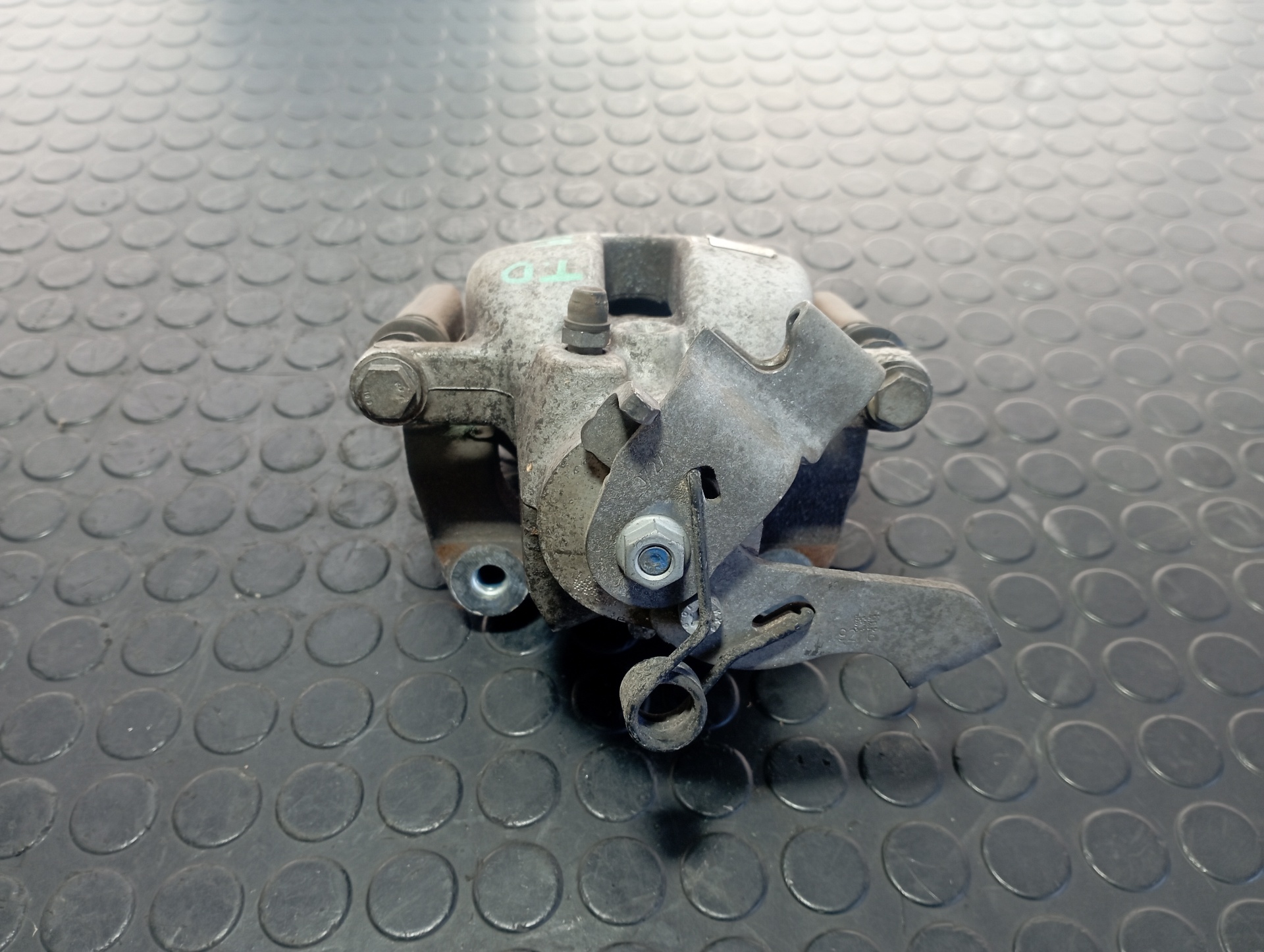 PINZA DE FRENO TRASERA DERECHA PEUGEOT 3008 - vista 3