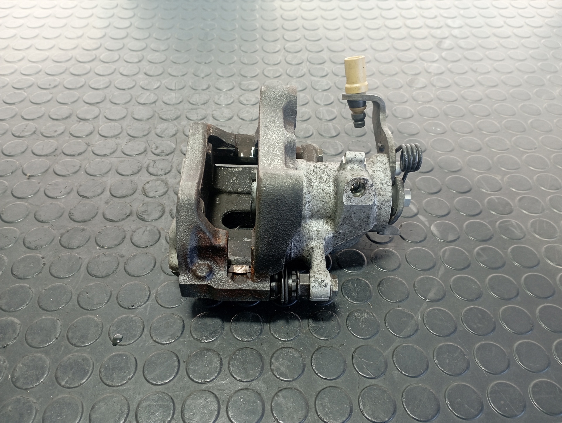 PINZA DE FRENO TRASERA IZQUIERDA PEUGEOT 3008 - vista 4