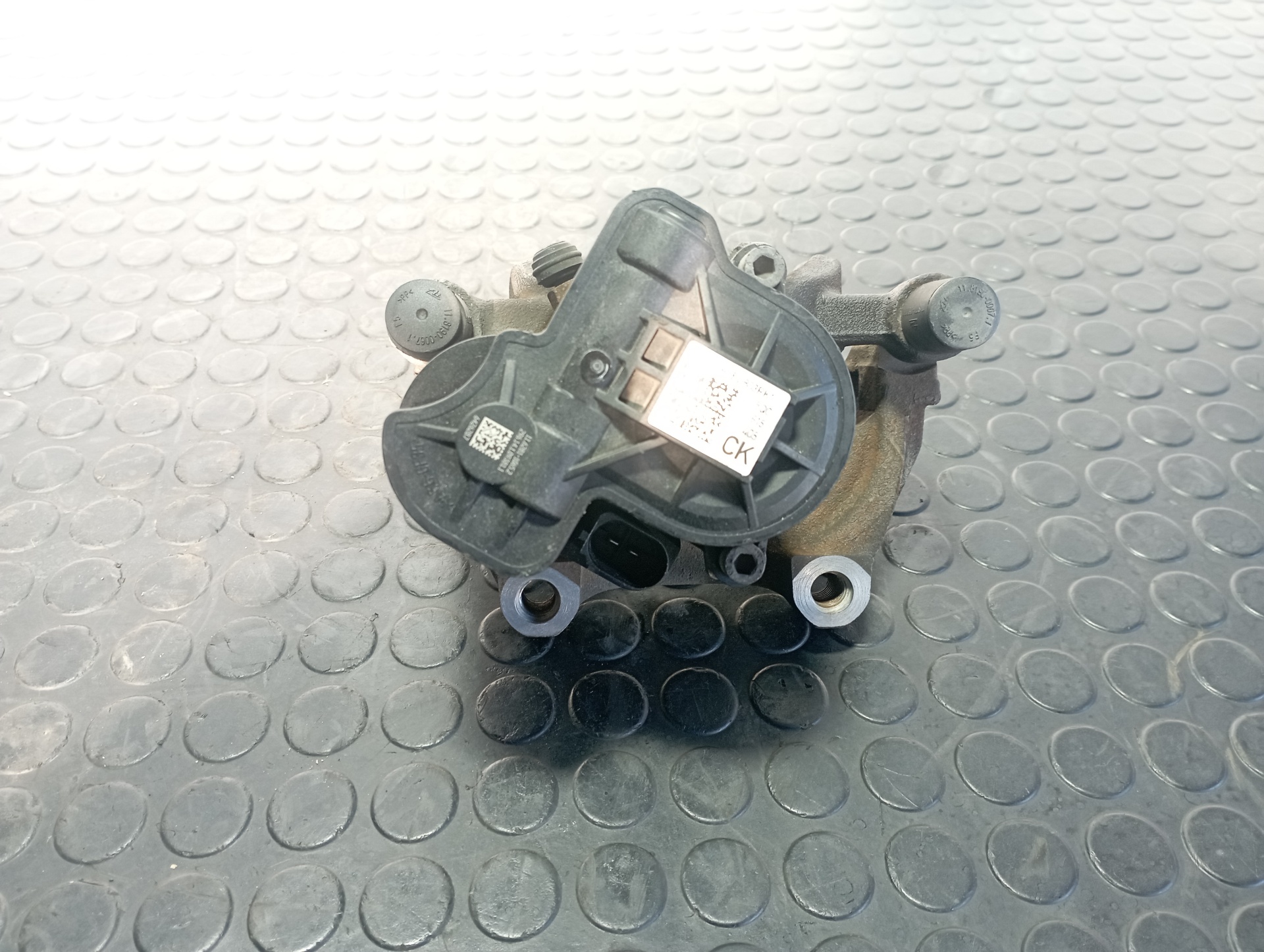 PINZA DE FRENO TRASERA IZQUIERDA VOLKSWAGEN GOLF VII LIM. (5G1) - vista 2