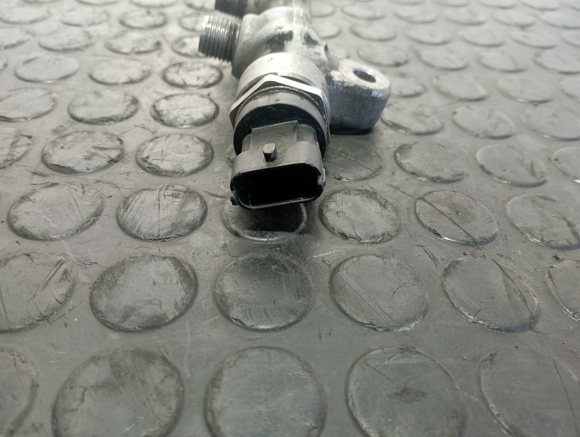 RAMPA INYECTORA HYUNDAI IX35 - vista 3