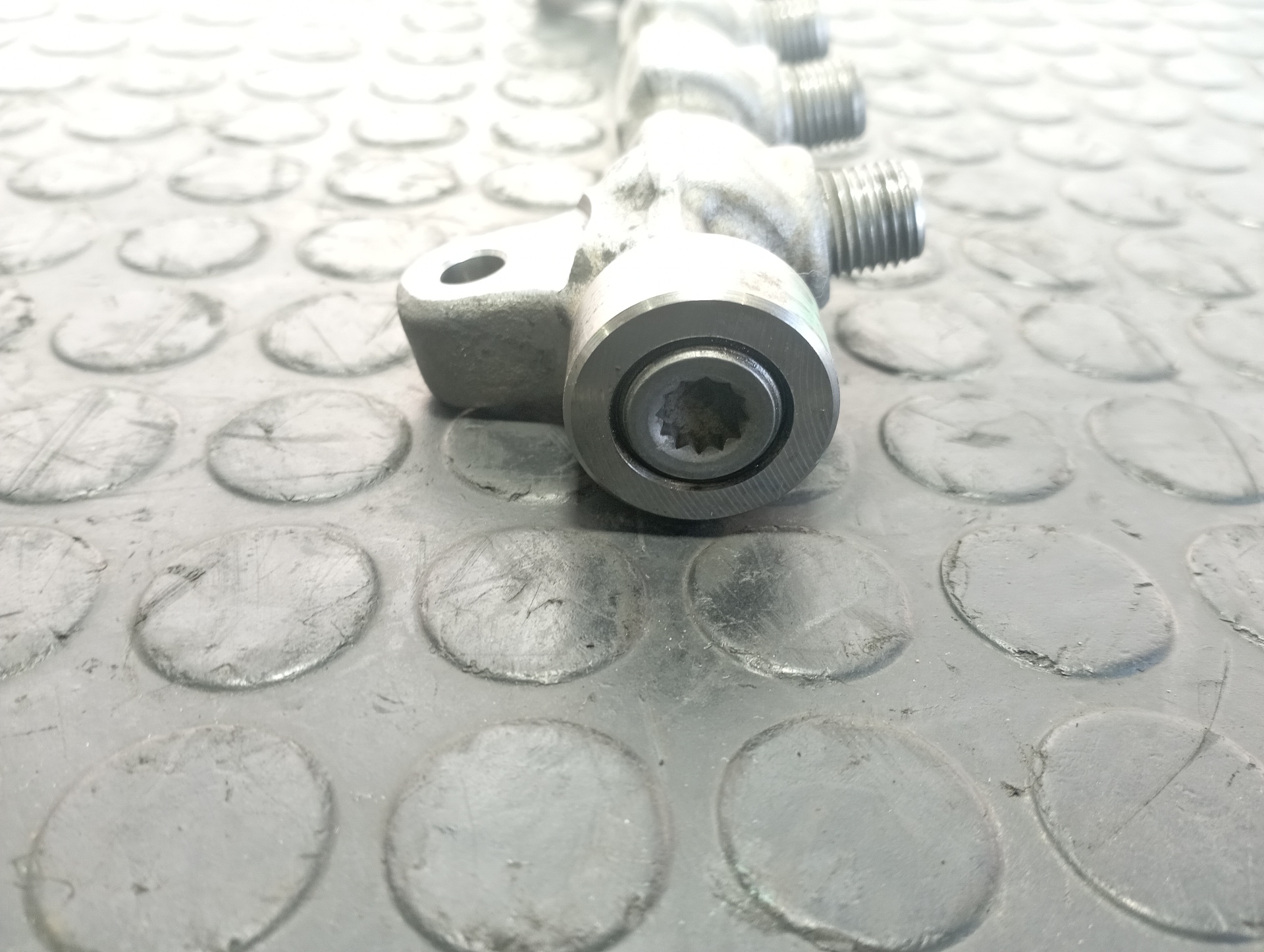 RAMPA INYECTORA HYUNDAI IX35 - vista 2