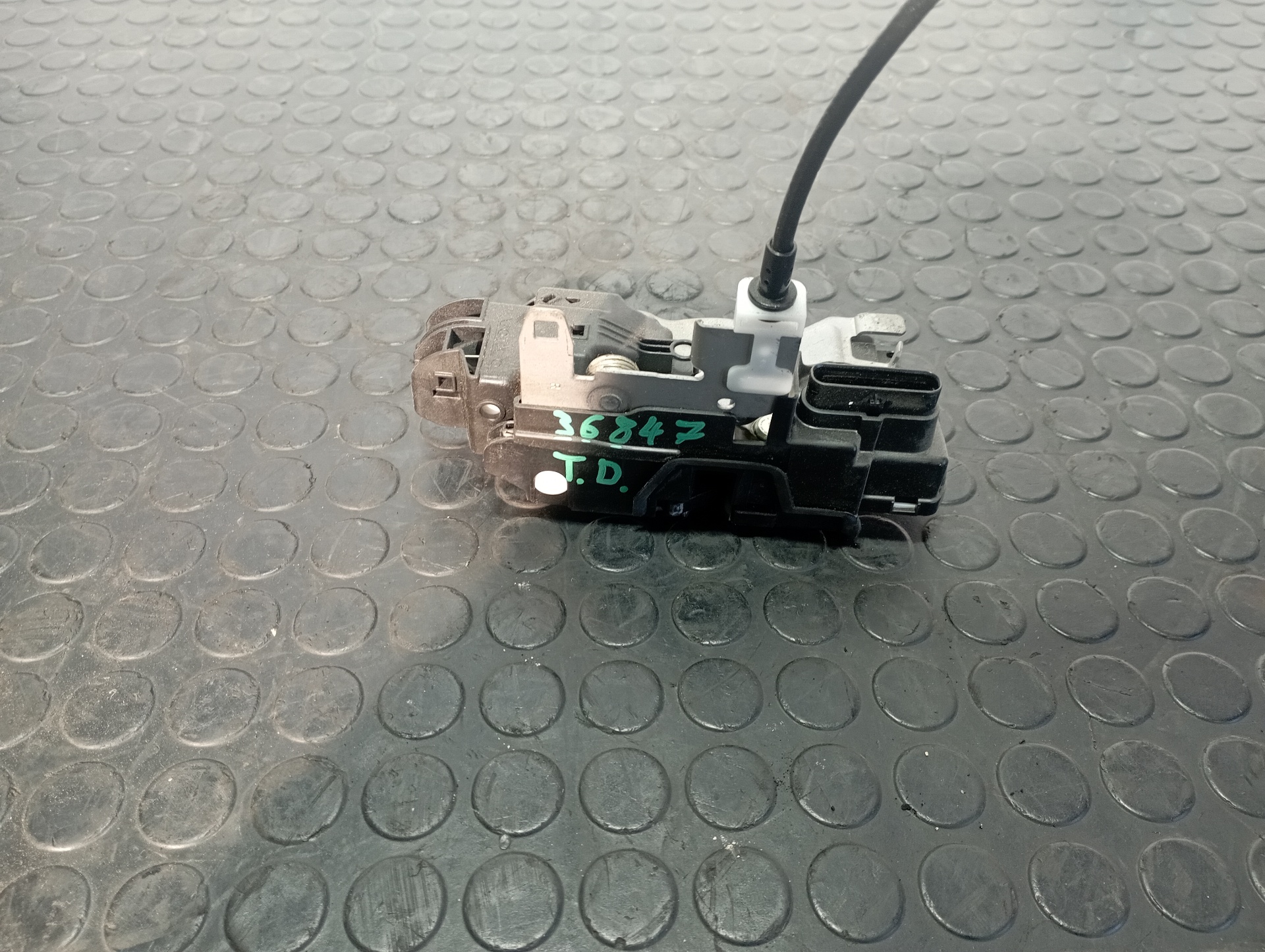 CERRADURA PUERTA TRASERA DERECHA VOLVO XC 40 - vista 2