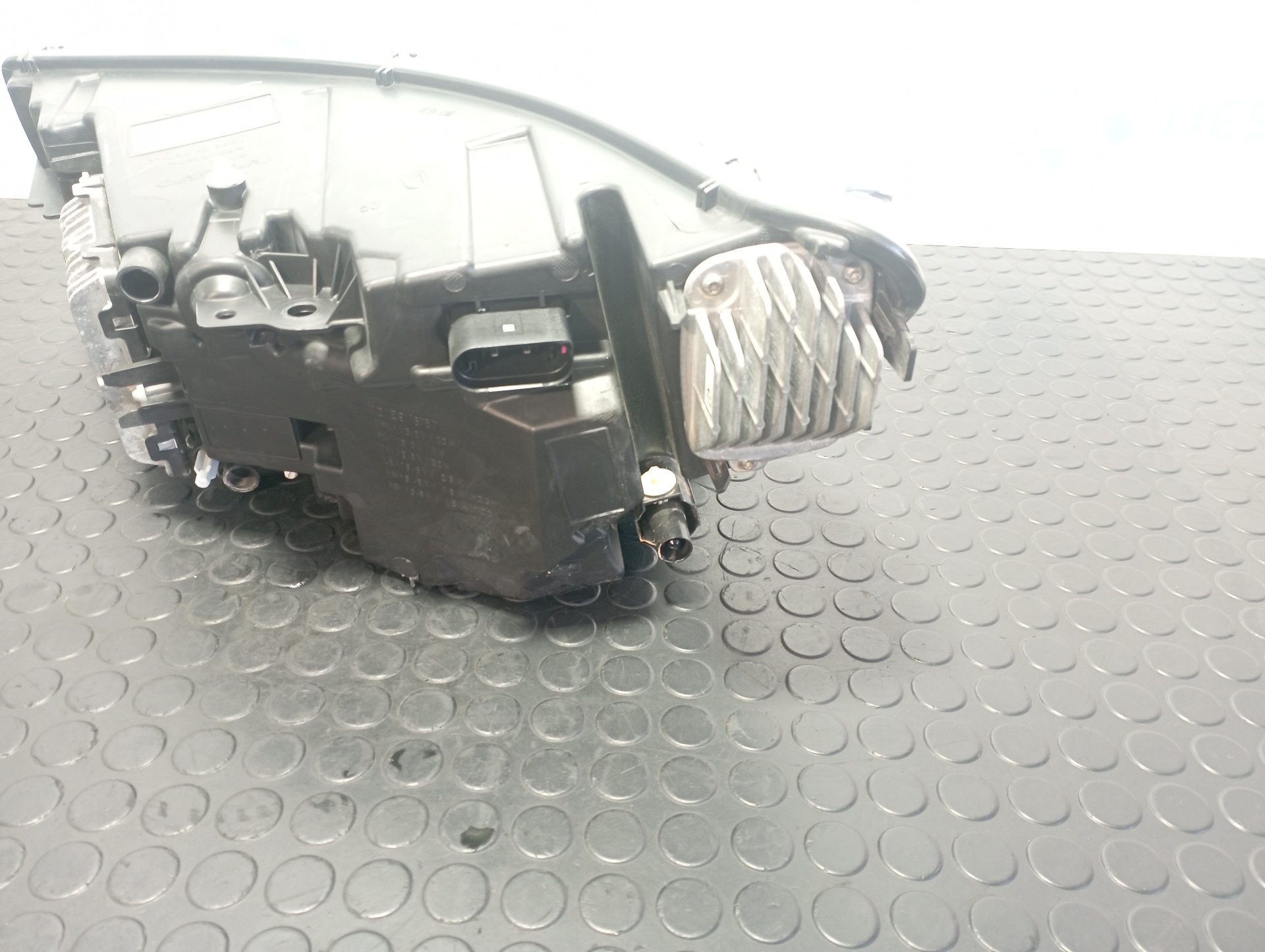 FARO DERECHO VOLVO XC 40 - vista 2