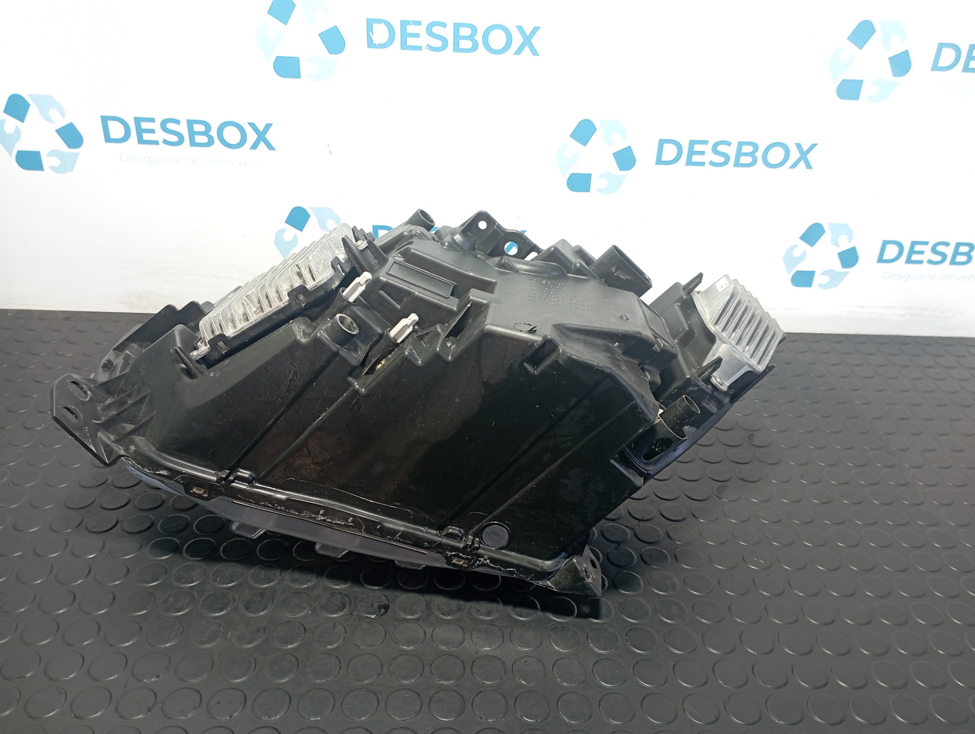 FARO DERECHO VOLVO XC 40 - vista 5