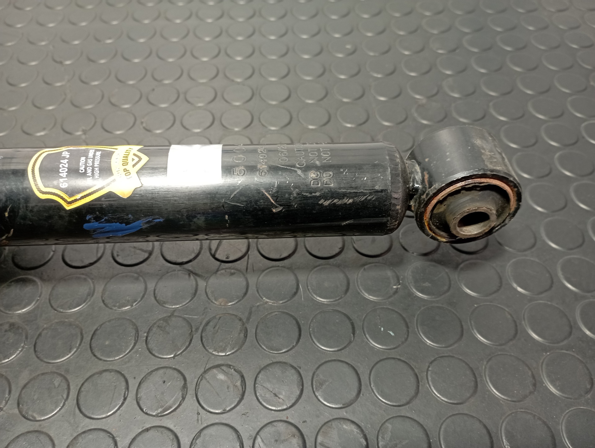 AMORTIGUADOR DELANTERO DERECHO MITSUBISHI MONTERO (V80/V90) - vista 2