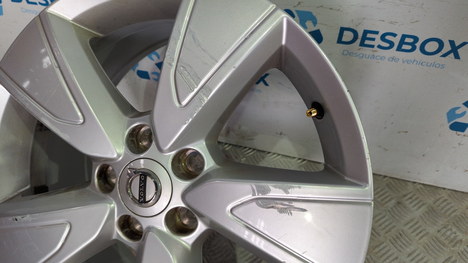 JUEGO LLANTAS VOLVO XC 40 - vista 5