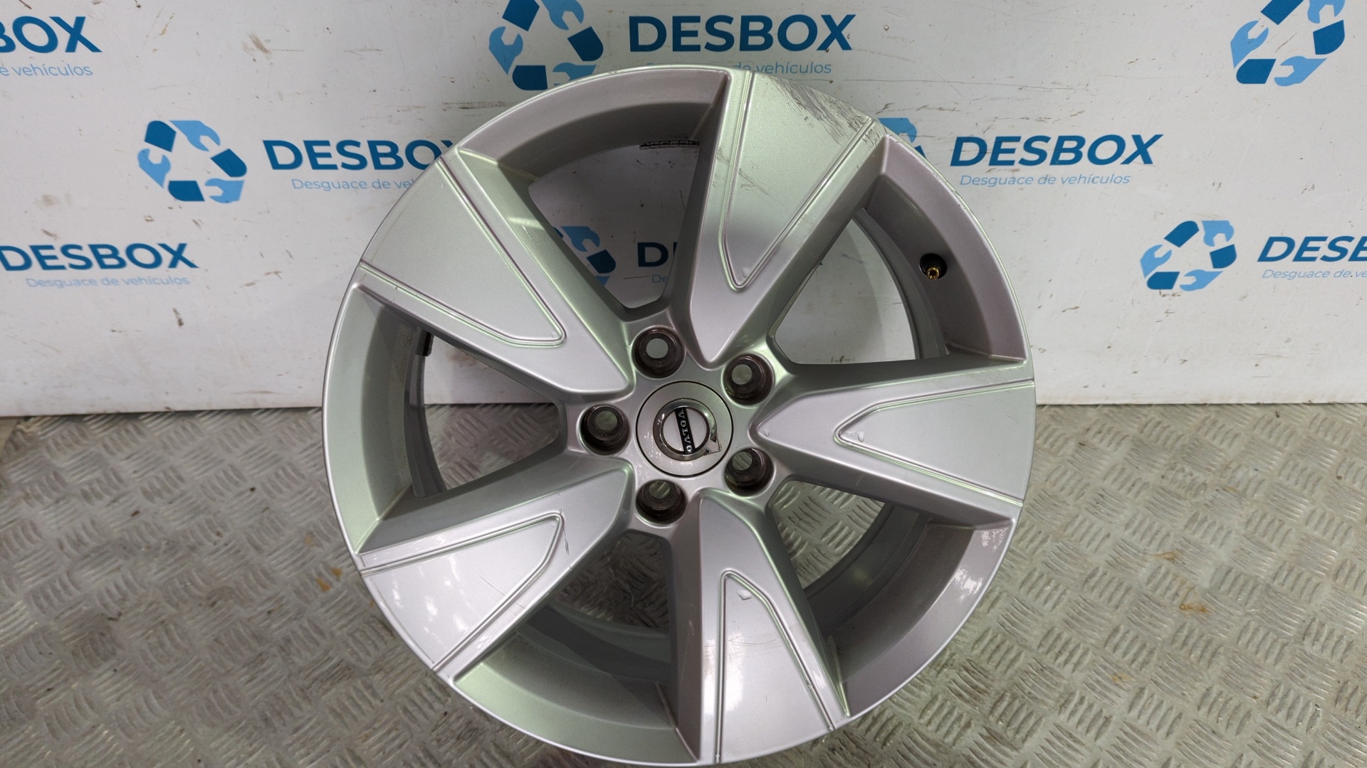 JUEGO LLANTAS VOLVO XC 40 - vista 2