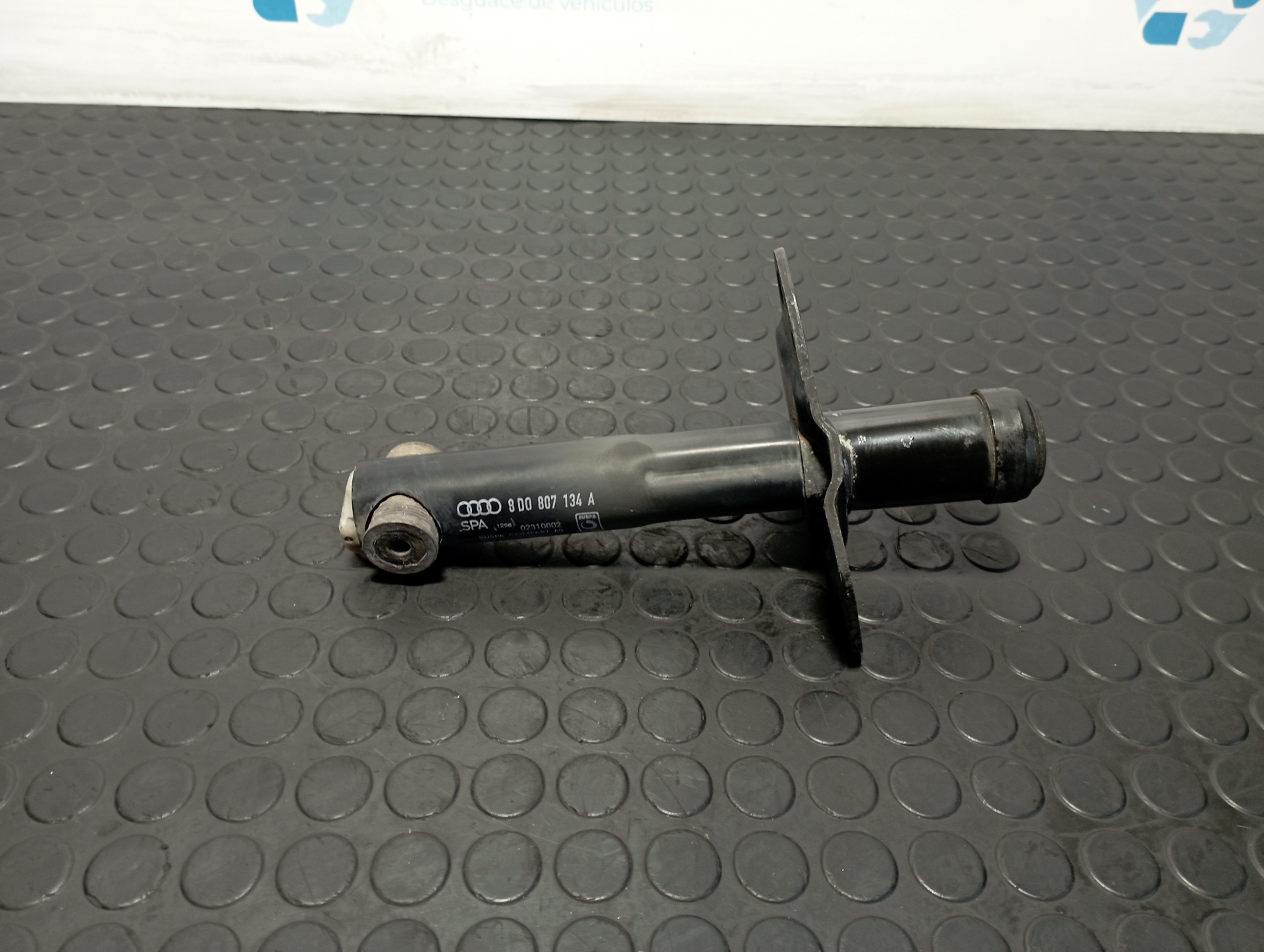 PUNTERA DELANTERA DERECHA DE PARAGOLPES AUDI A4 BERLINA (B5) - vista 3