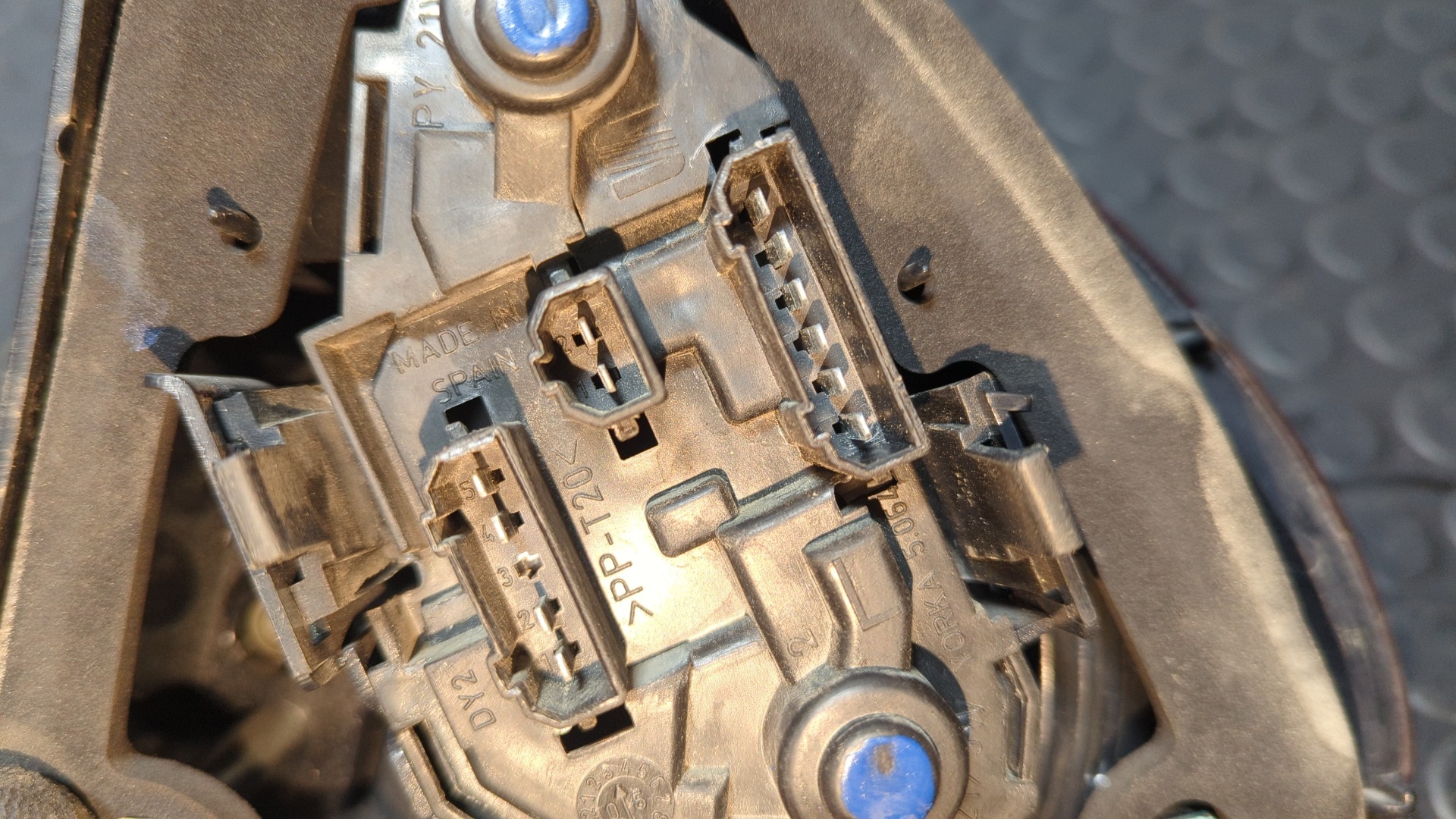 PILOTO TRASERO IZQUIERDO SEAT LEON (1M1) - vista 2