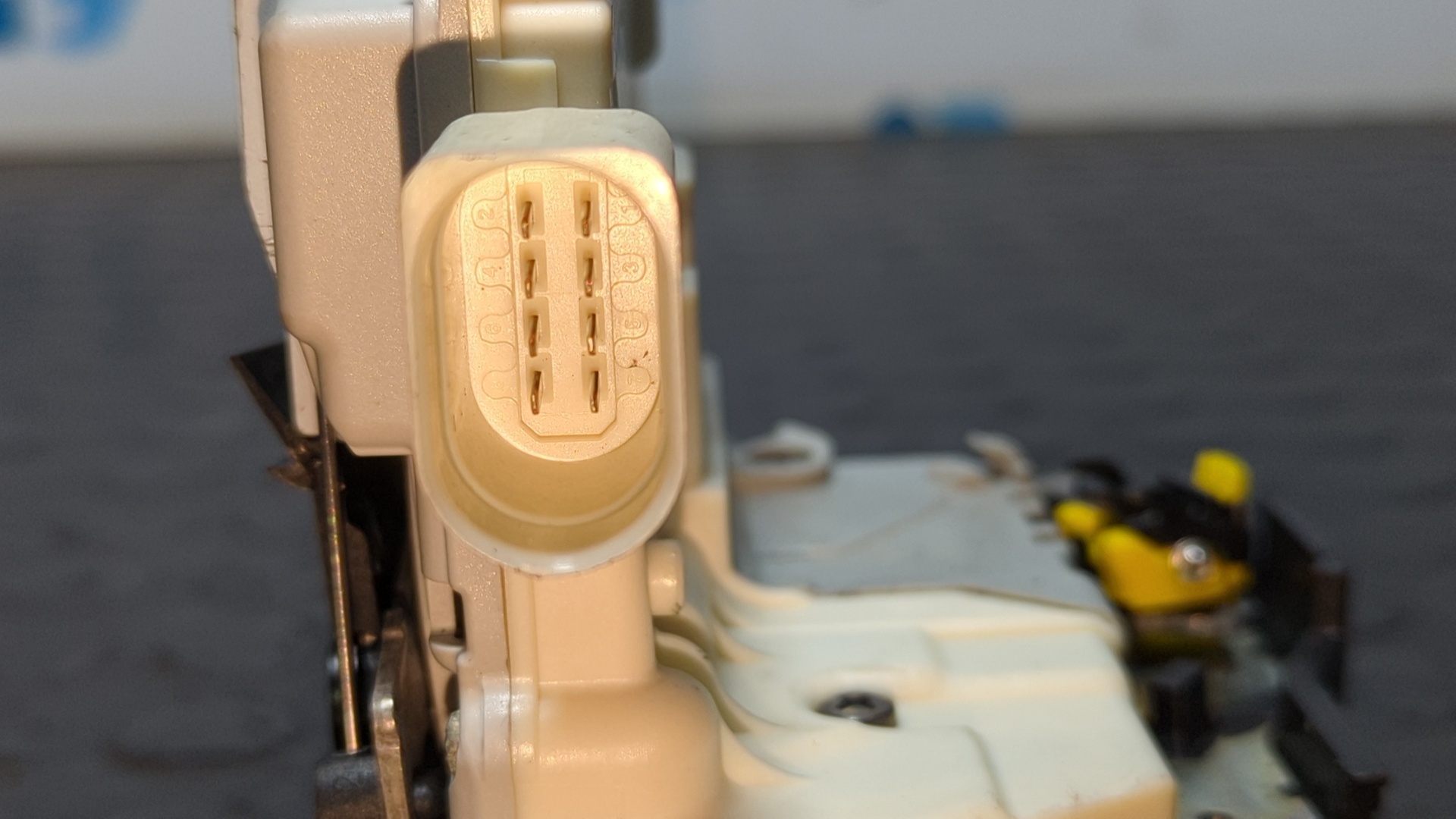 CERRADURA PUERTA TRASERA IZQUIERDA AUDI A4 BERLINA (8E) - vista 2