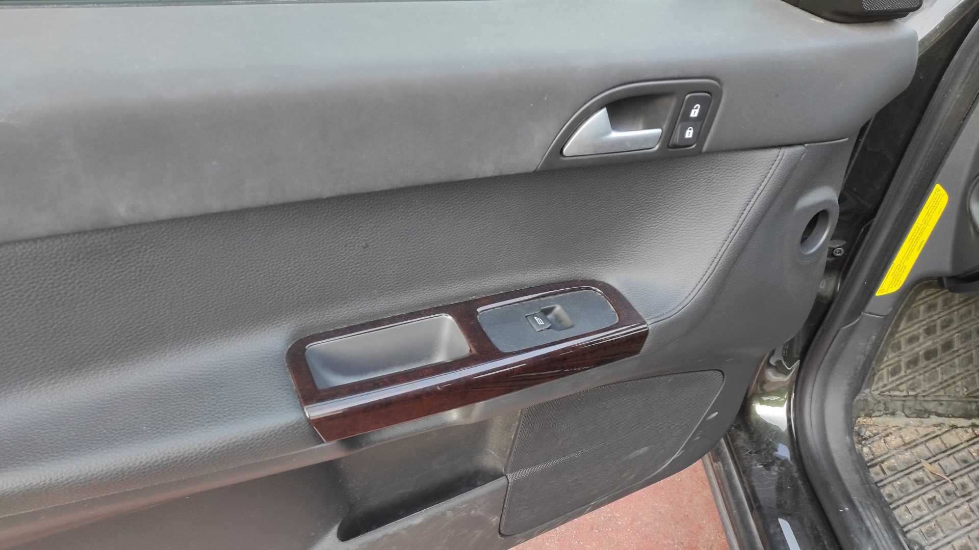 CERRADURA PUERTA TRASERA DERECHA VOLVO V50 FAMILIAR - recambio desguace - vista 10