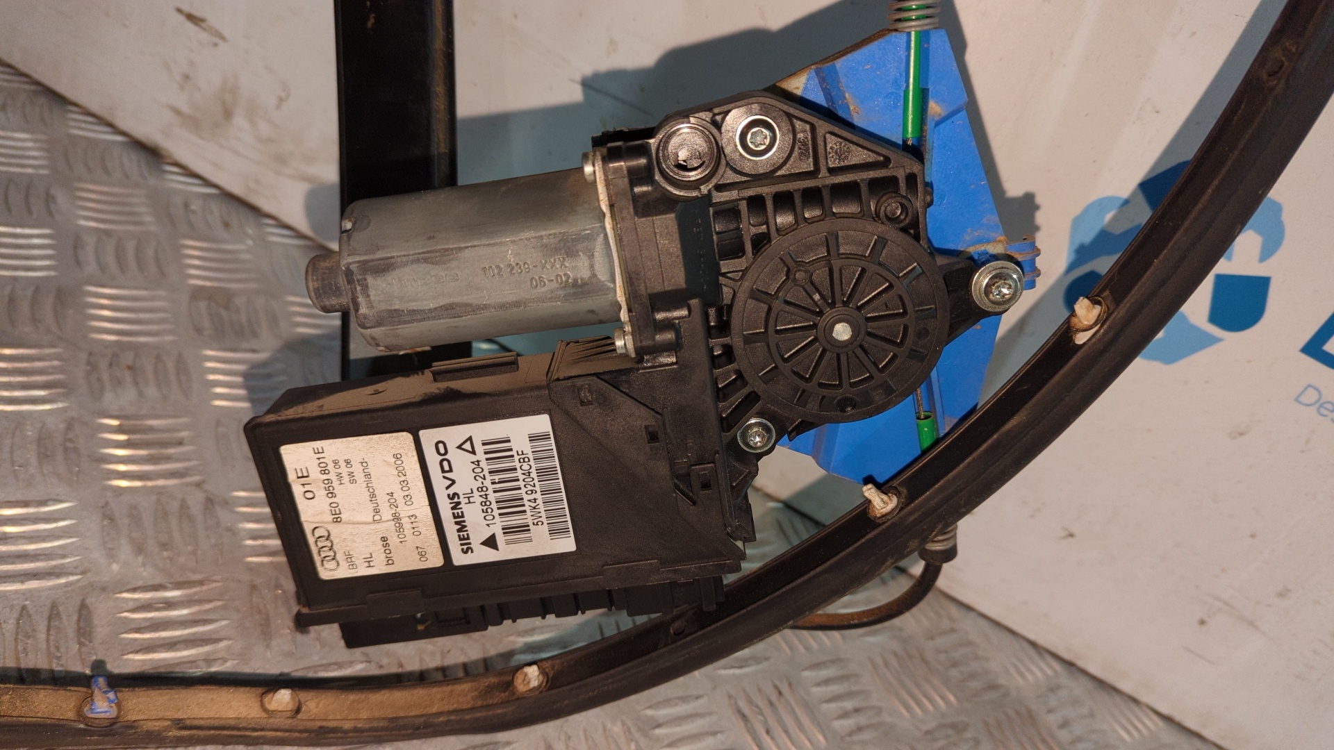 ELEVALUNAS TRASERO IZQUIERDO AUDI A4 BERLINA (8E) - vista 3