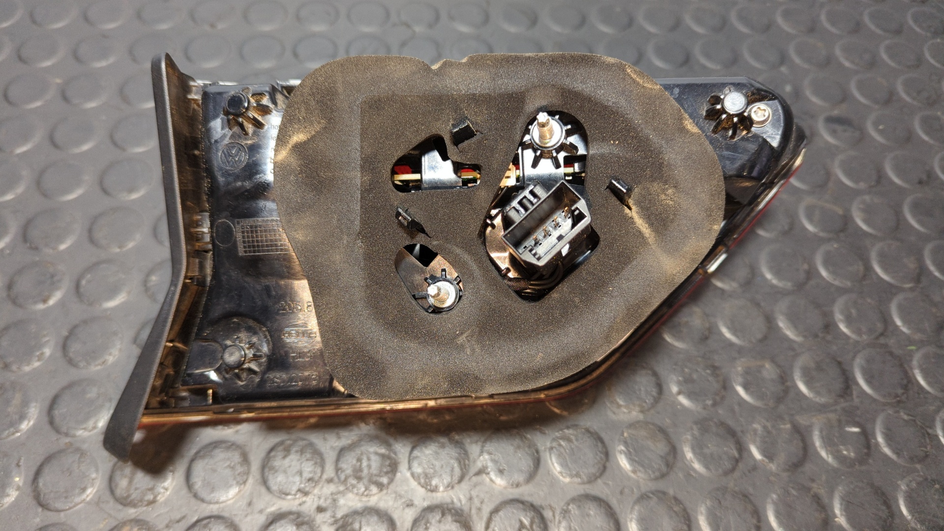 PILOTO PORTON DERECHO VOLKSWAGEN TIGUAN - vista 2