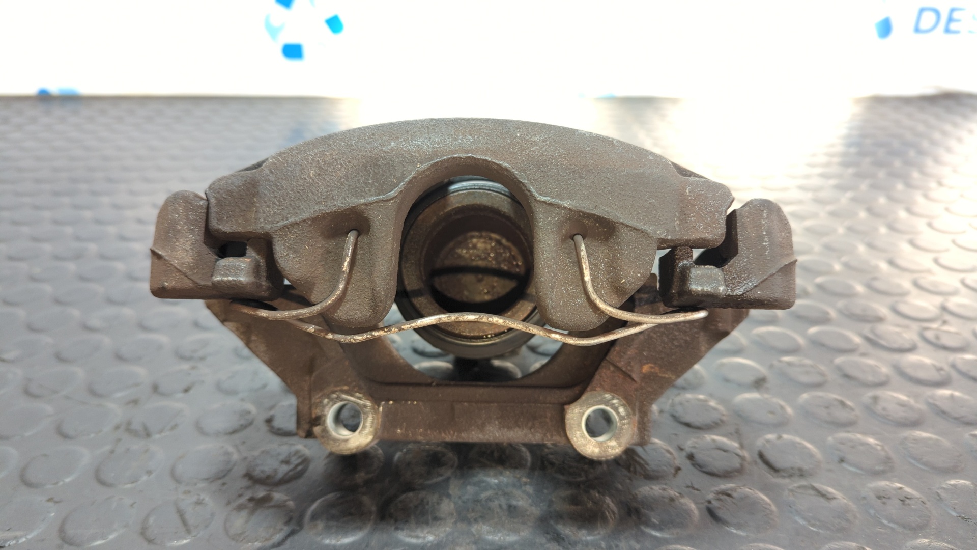 PINZA DE FRENO DELANTERA DERECHA VOLKSWAGEN PASSAT BERLINA (3B3) - vista 3